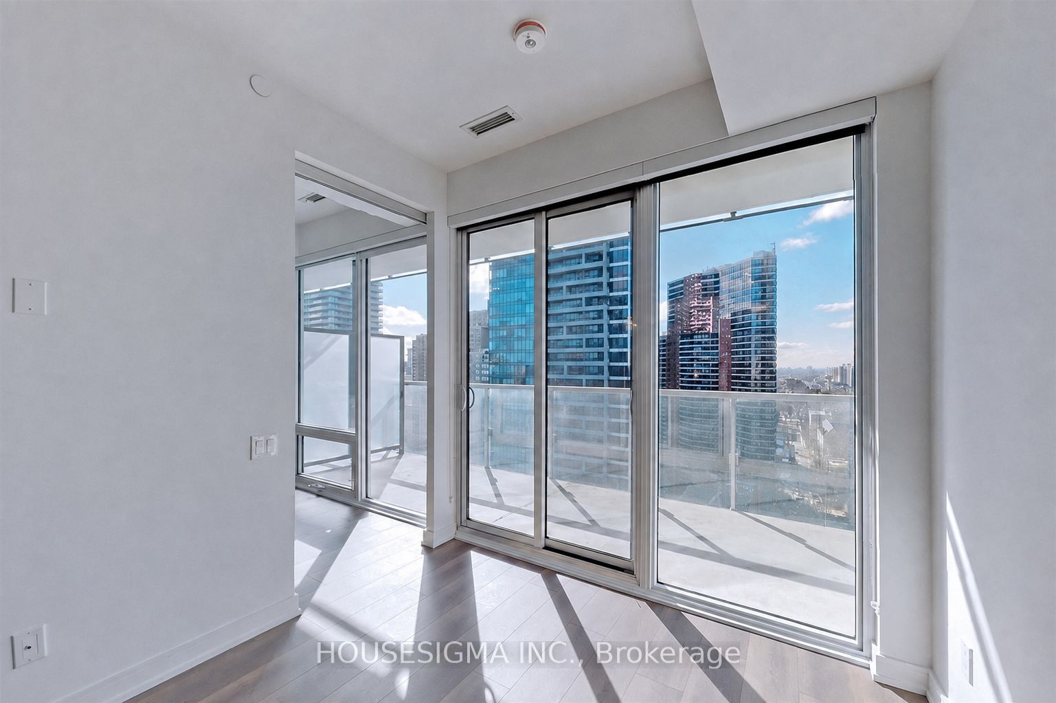 3 Gloucester Street 2311, Toronto, ON M4Y 0C6 photo 3
