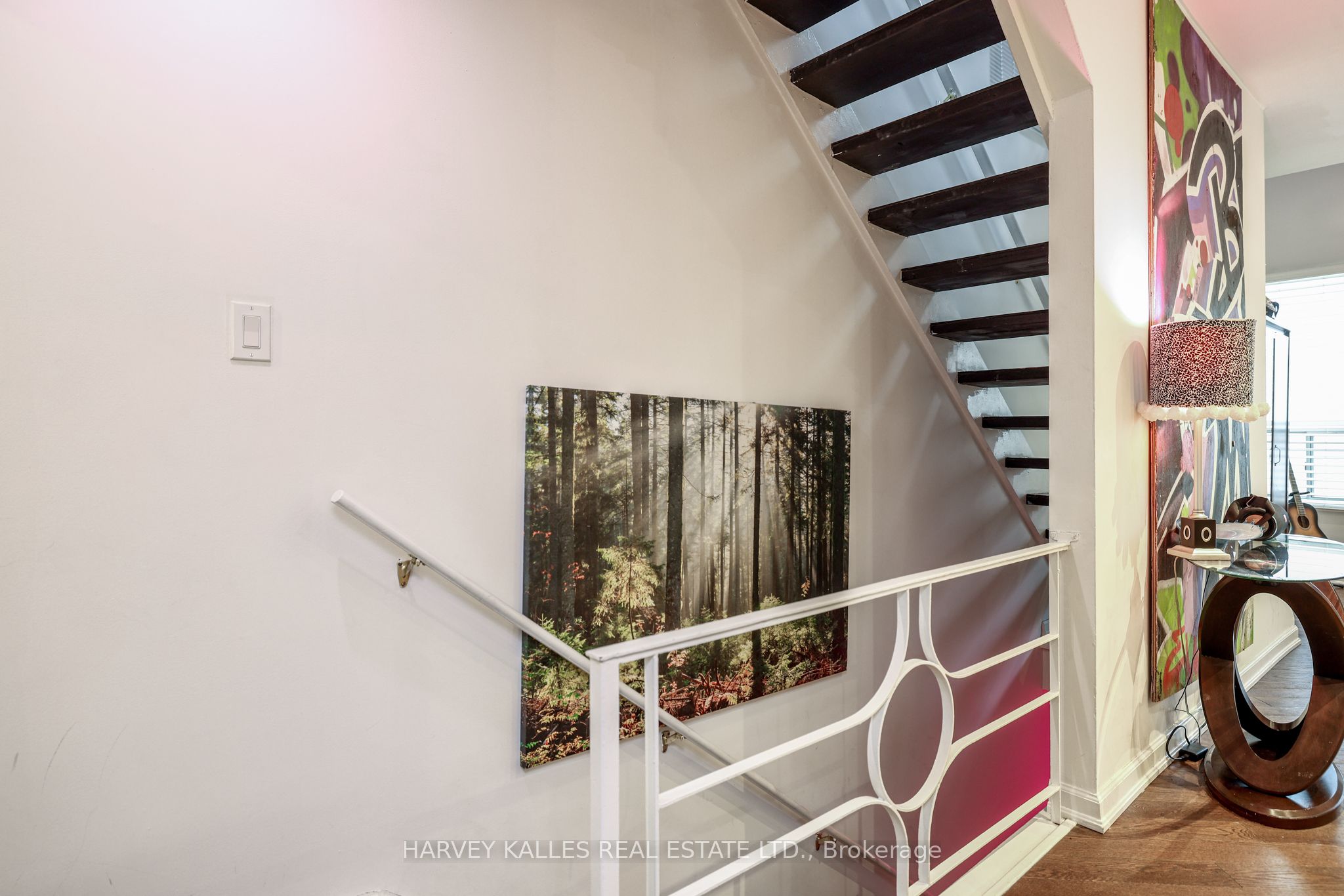 530 Richmond Street W, Toronto, ON M5V 1Y4 photo 2