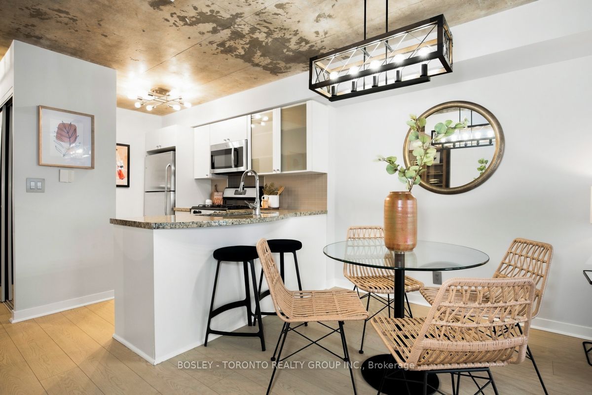 1005 King Street W 338, Toronto, ON M6K 3M8 photo 5