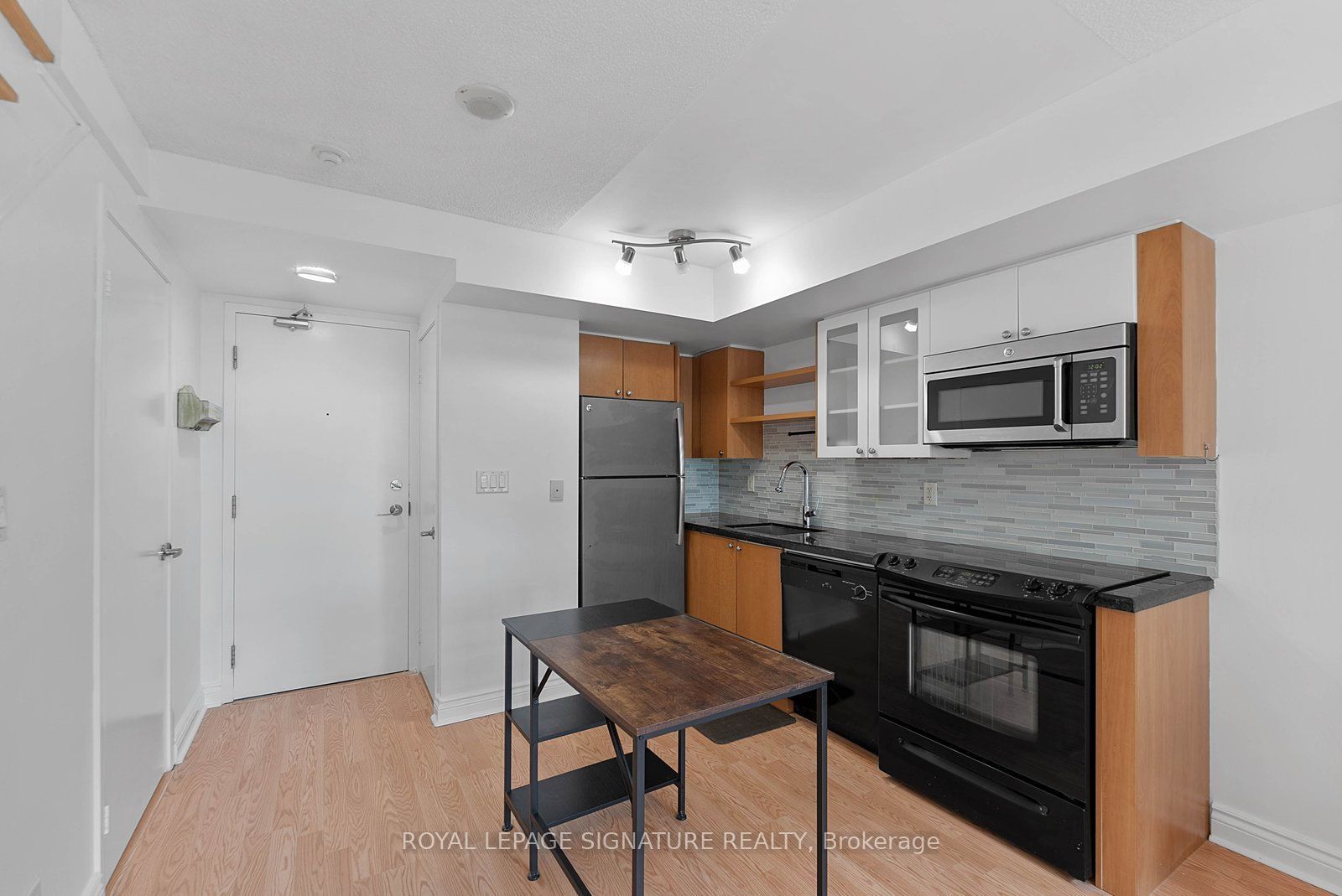 600 Fleet Street 831, Toronto, ON M5V 1B7 photo 2
