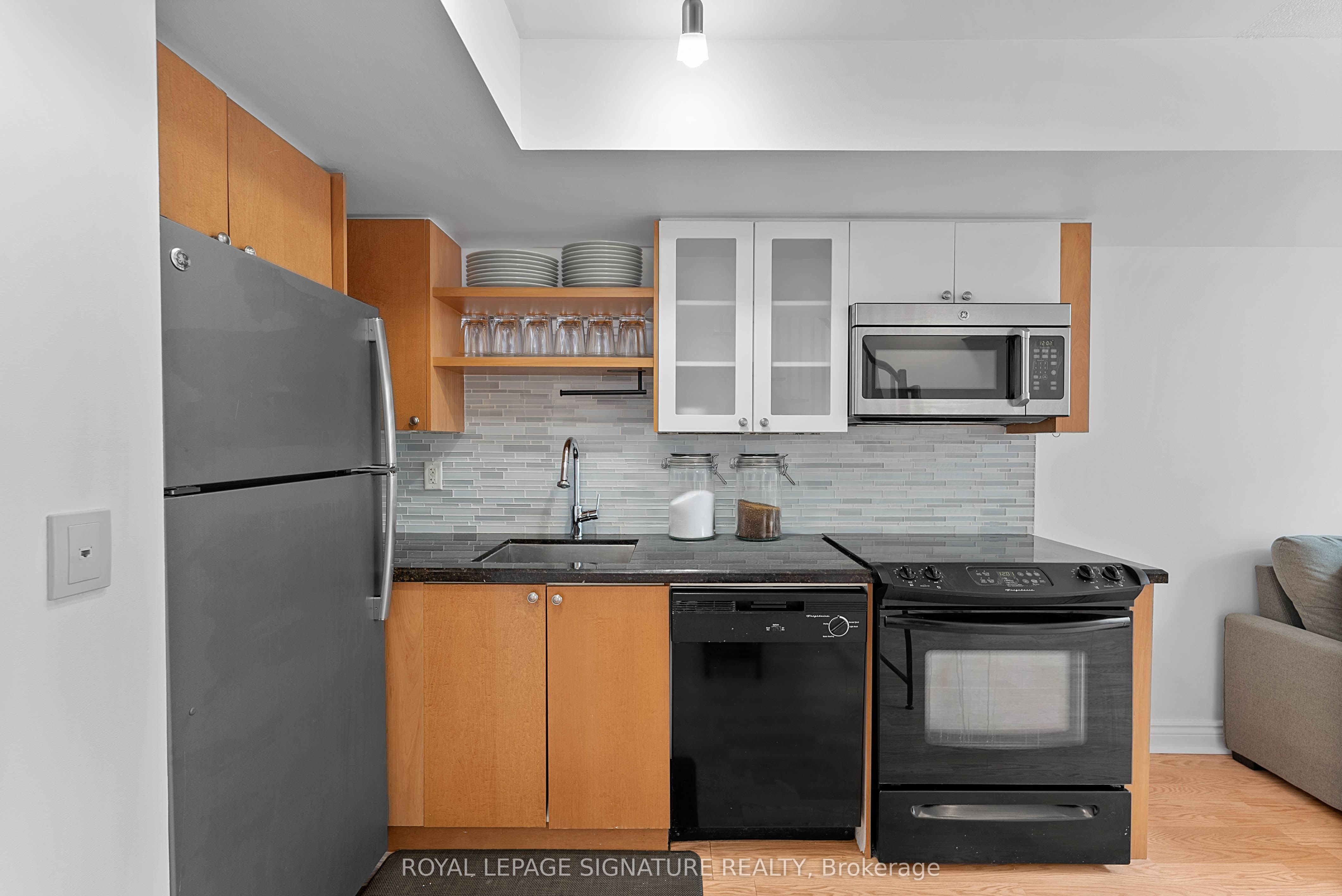600 Fleet Street 831, Toronto, ON M5V 1B7 photo 4
