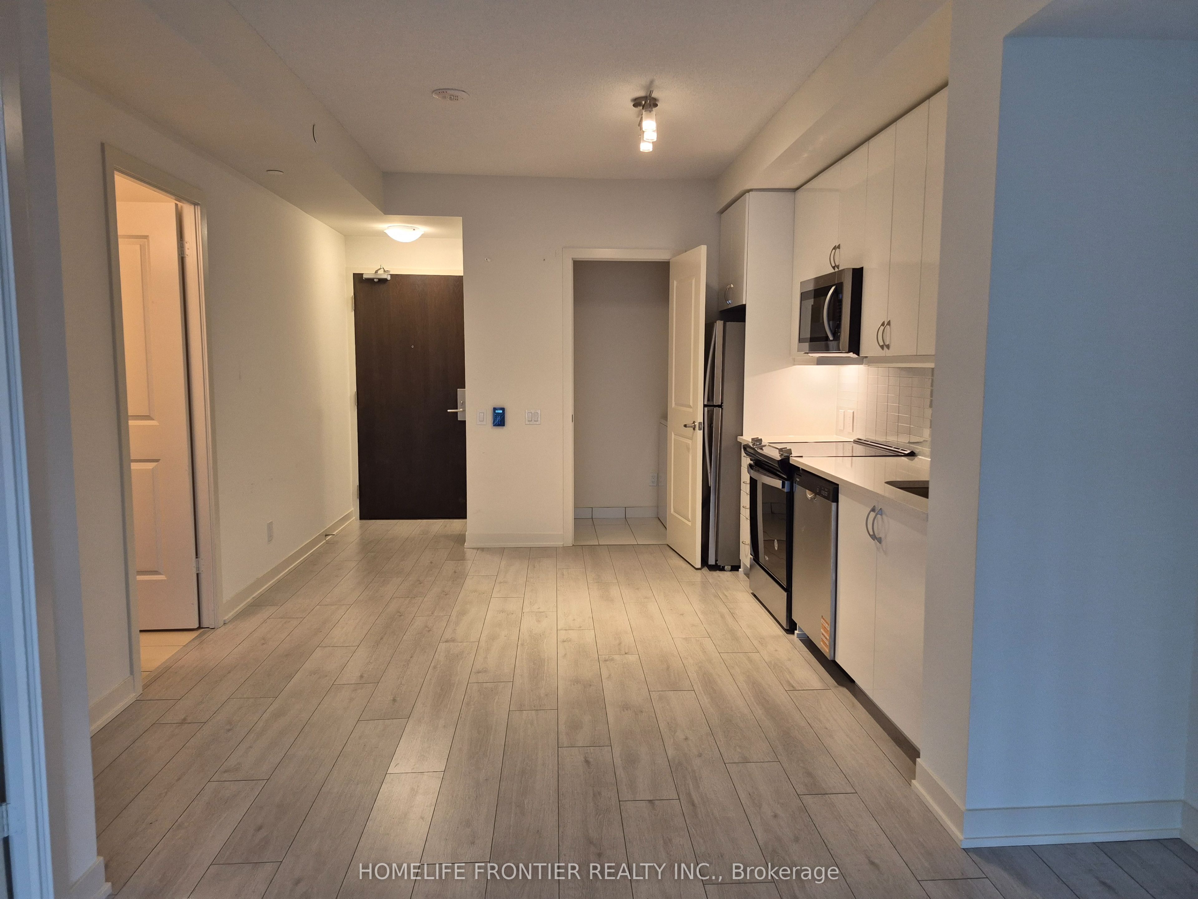 4955 Yonge Street 1915, Toronto, ON M2N 0L8 photo 2