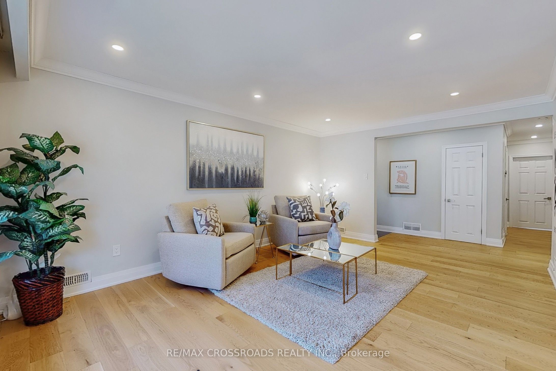 55 Elvaston Drive, Toronto, ON M4A 1N2 photo 5