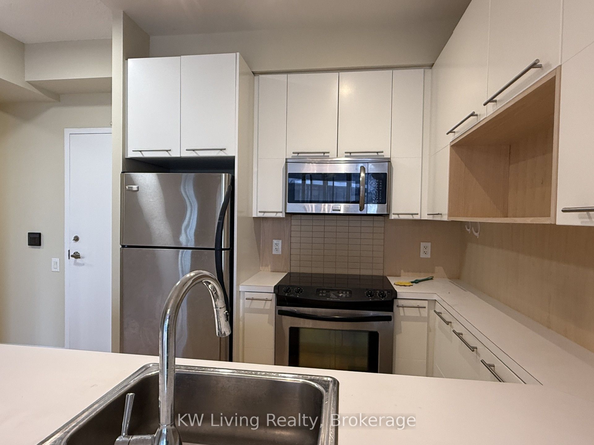 25 Carlton Street 2105, Toronto, ON M5B 1L4 photo 5