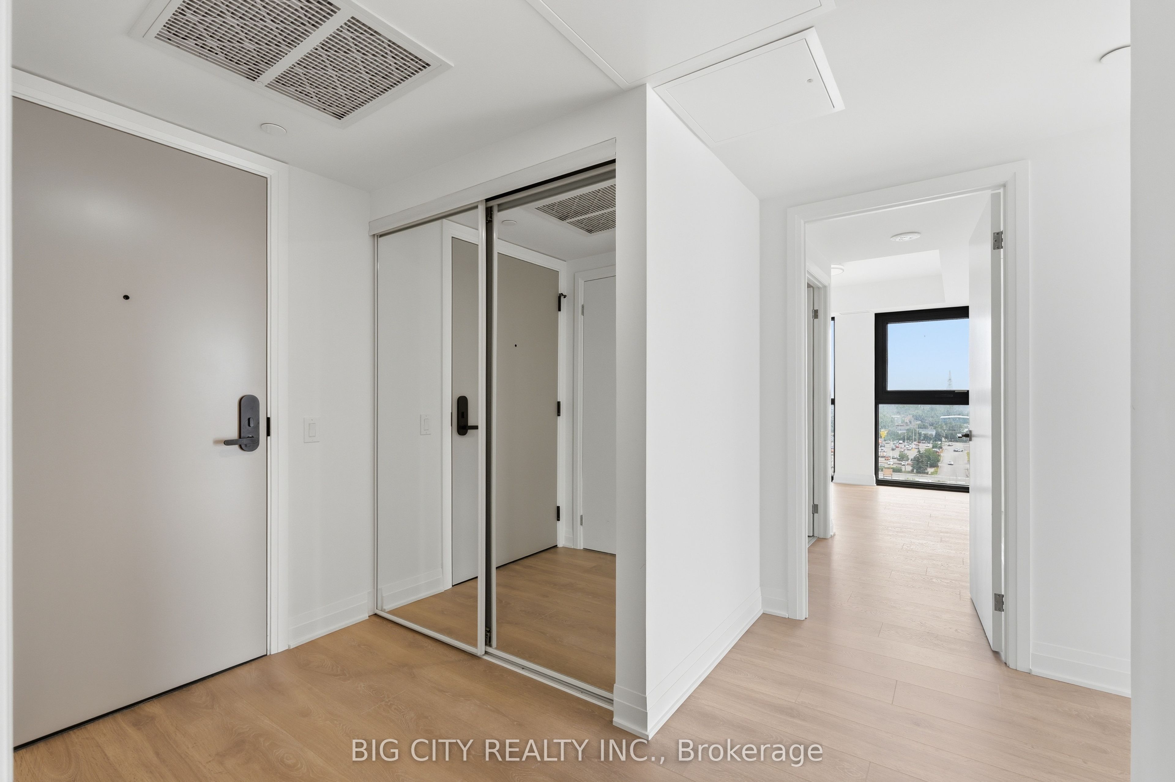 25 Frederick Todd Way 902, Toronto, ON M4G 0C9 photo 4