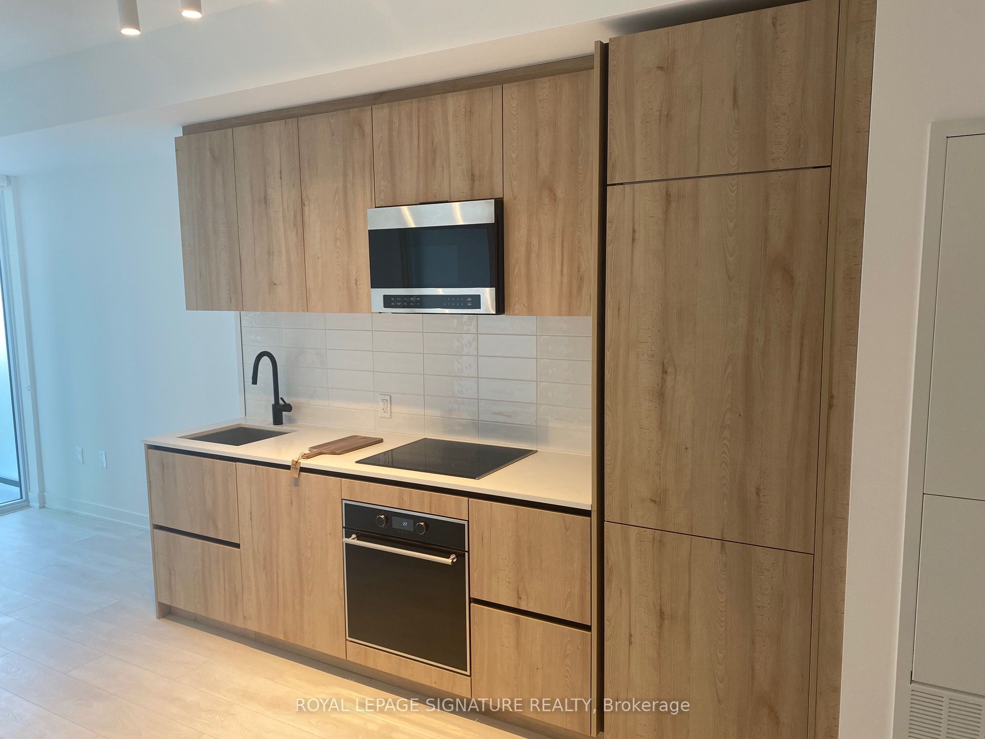 117 Broadway Avenue 1407, Toronto, ON M4P 1V3 photo 4