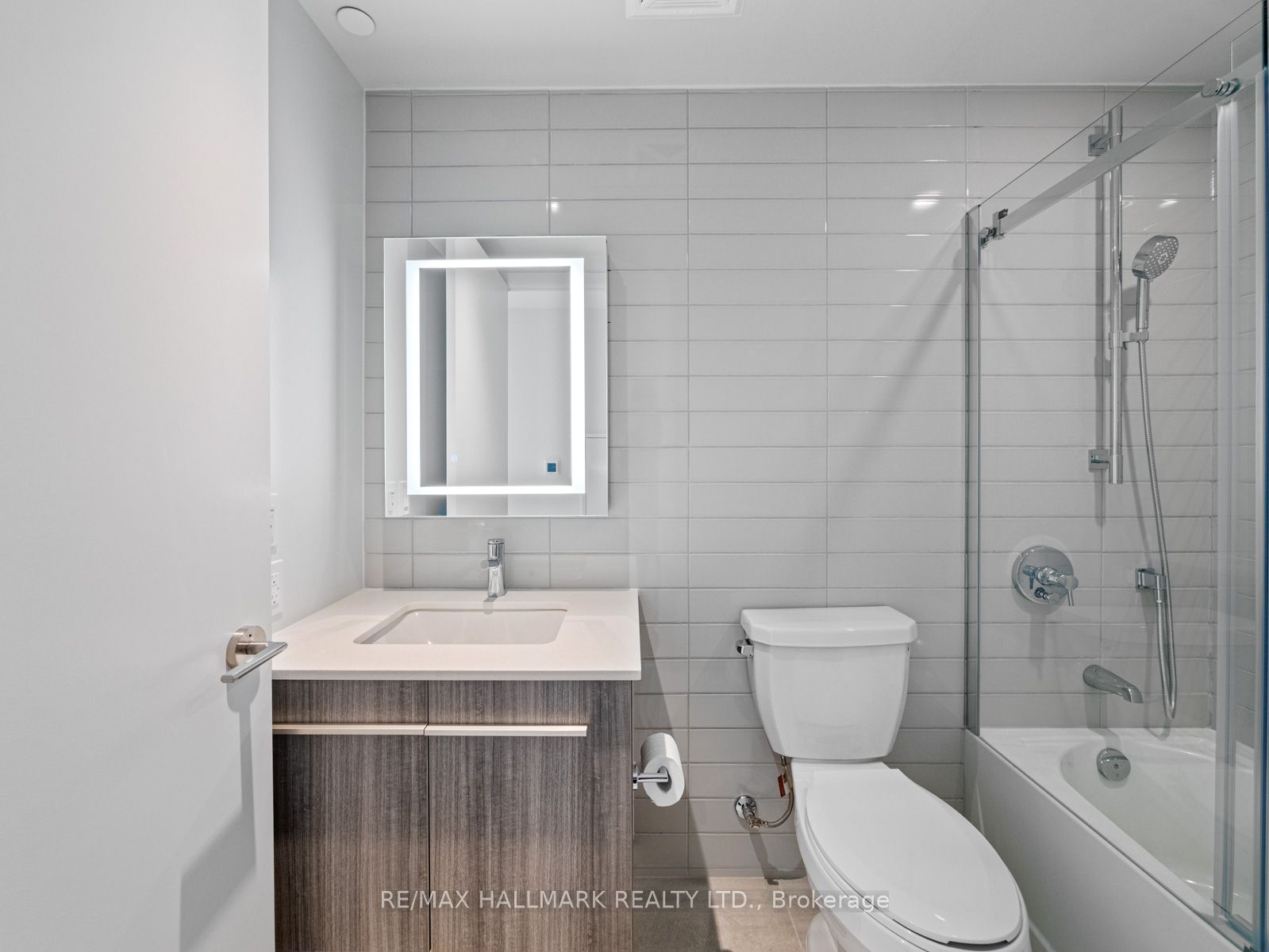 8 Cumberland Street 1007, Toronto, ON M4W 0B6 photo 5