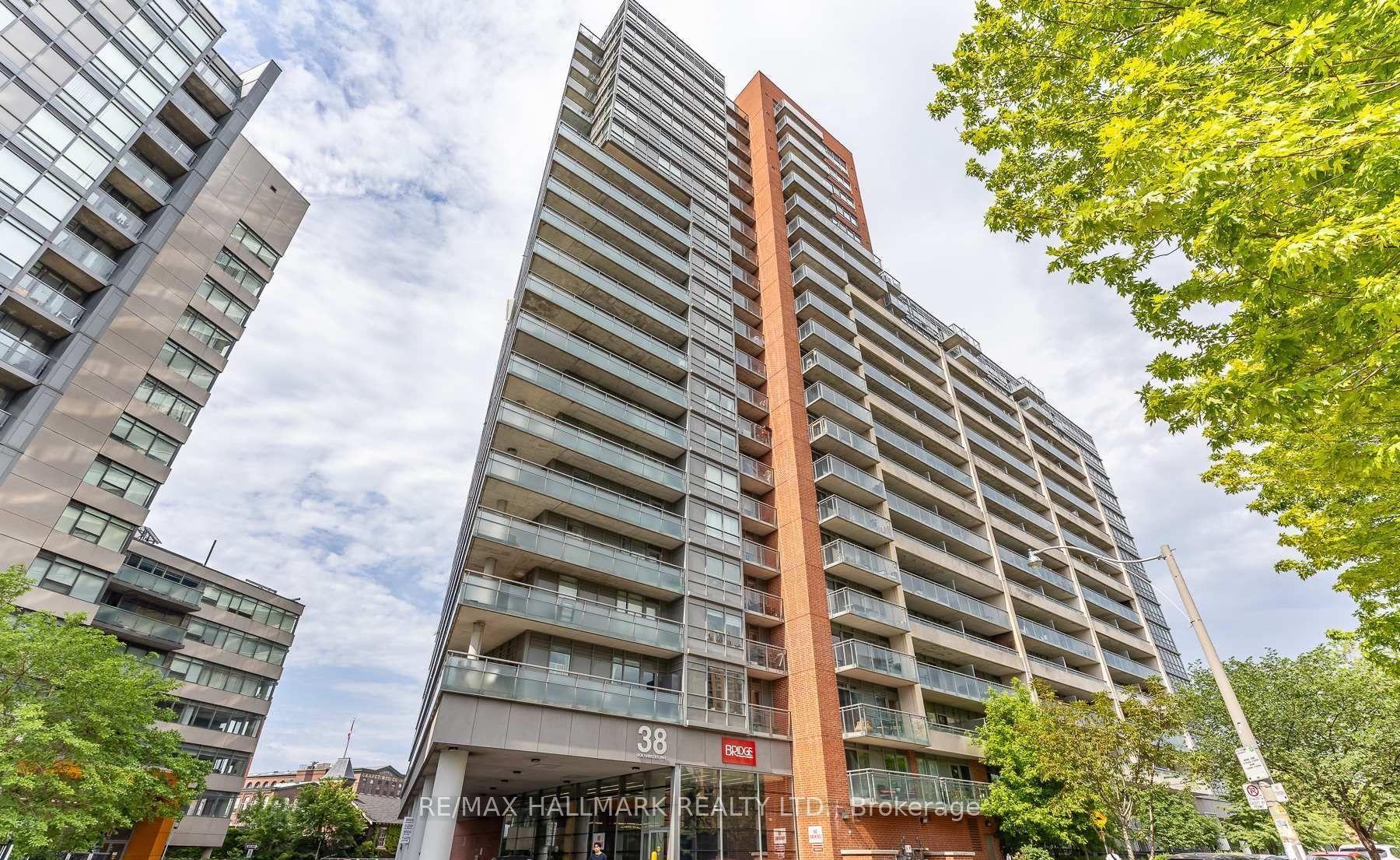 38 Joe Shuster Way W 709, Toronto, ON M6K 0A5
