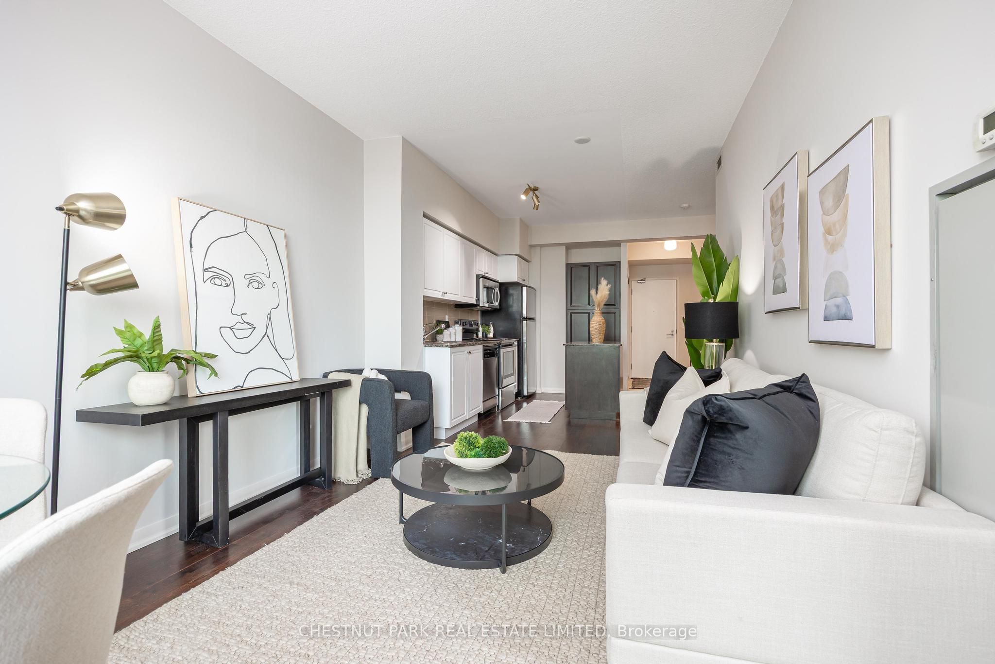 215 Fort York Boulevard 808, Toronto, ON M5V 4A2 photo 5