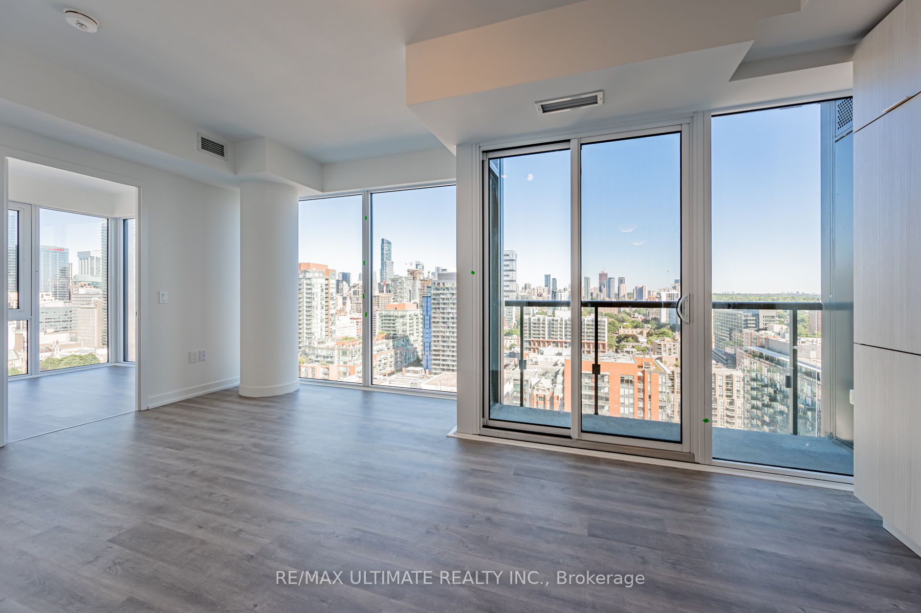 158 Front Street East Street 2104, Toronto, ON M5A 0K9 photo 5