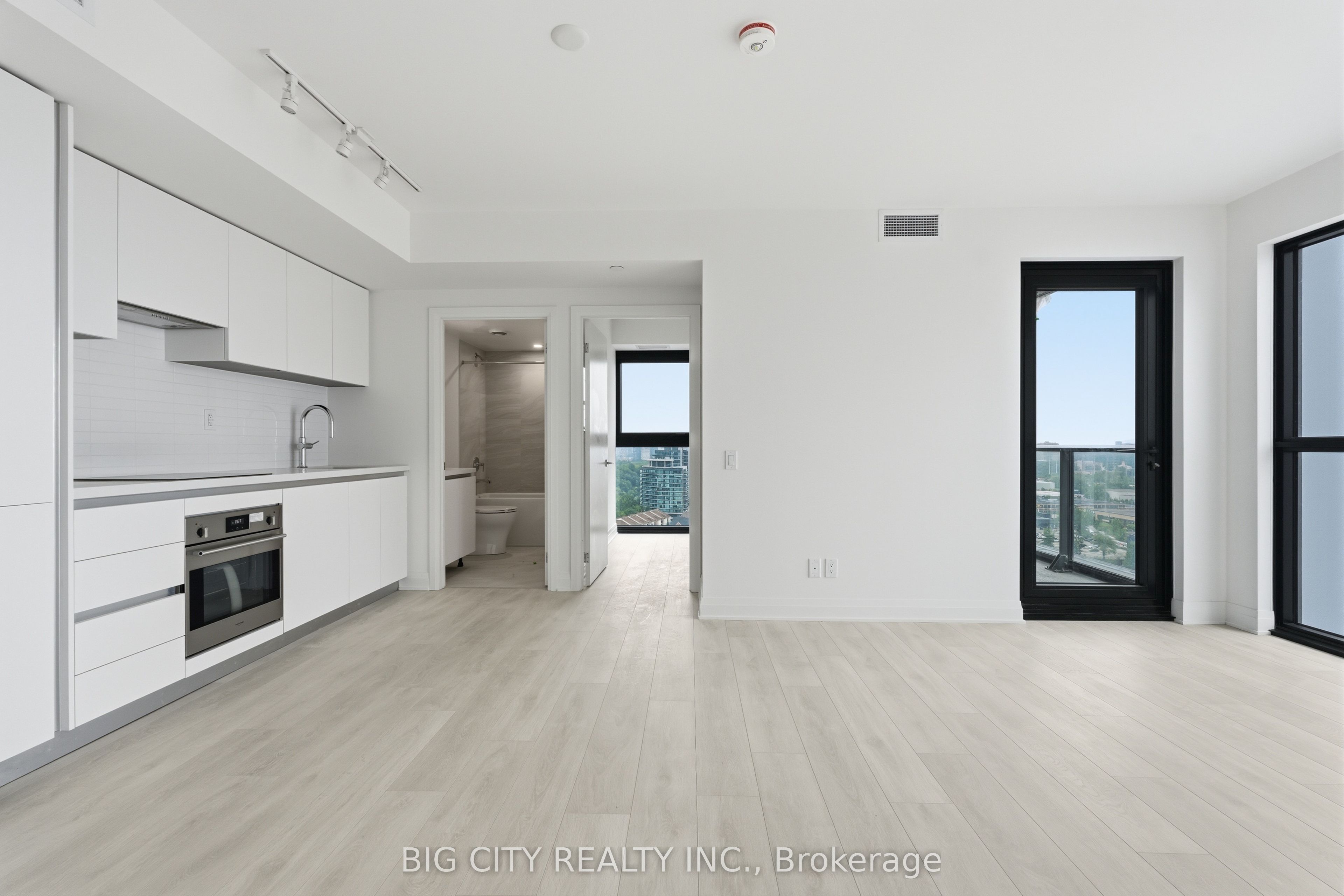 25 Frederick Todd Way 1710, Toronto, ON M4G 0C6 photo 3