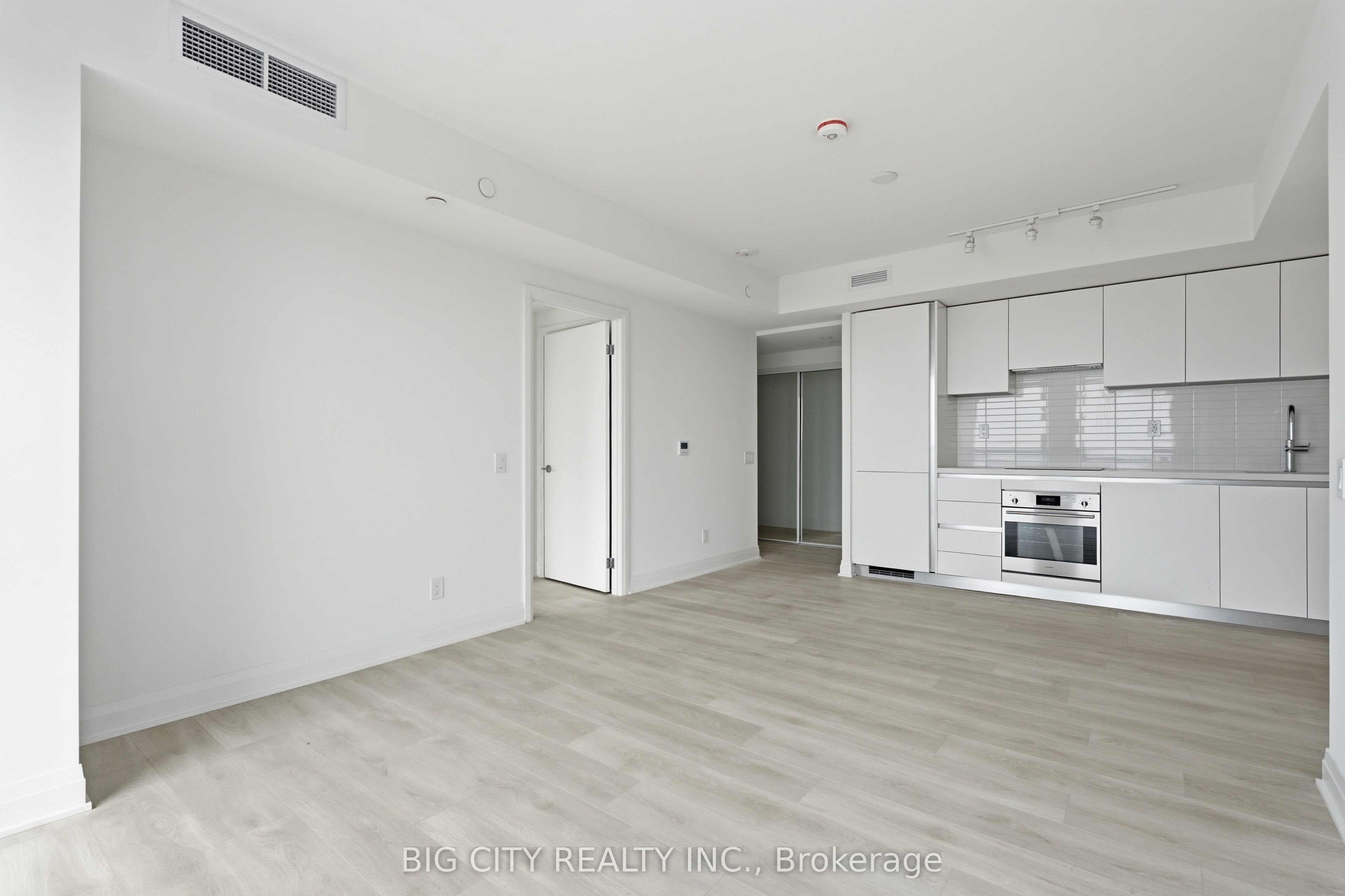 25 Frederick Todd Way 1710, Toronto, ON M4G 0C6 photo 5