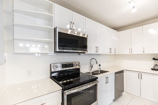 82 Maitland Street 1, Toronto, ON M4Y 1E4 photo 4