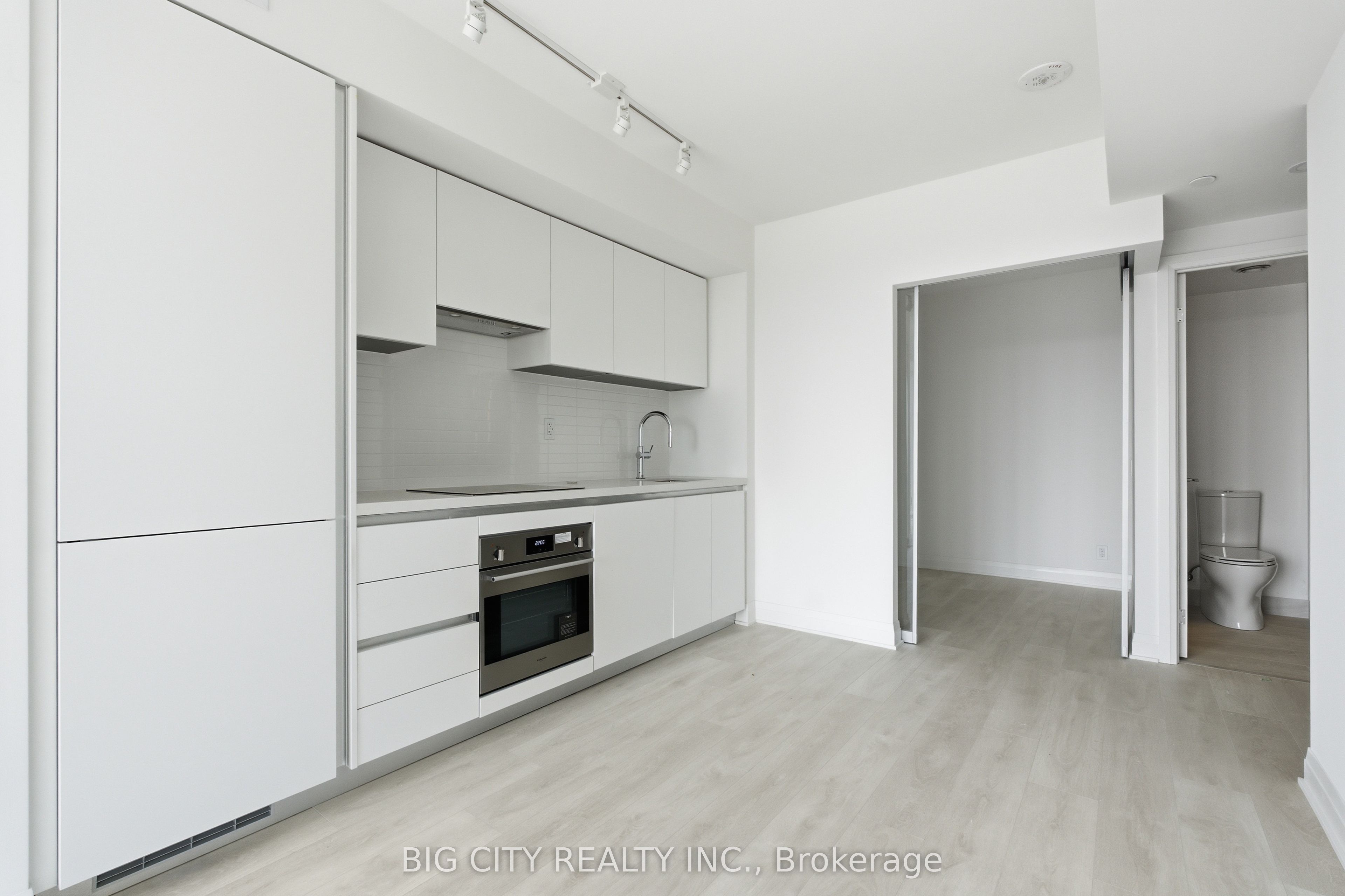 25 Frederick Todd Way 1511, Toronto, ON M4G 0E8 photo 5