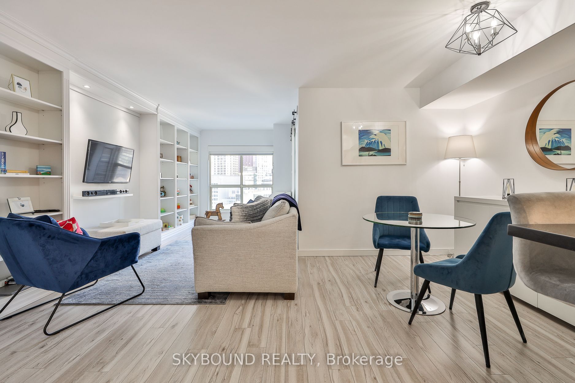 25 The Esplanade 2206, Toronto, ON M5E 1W5 photo 5