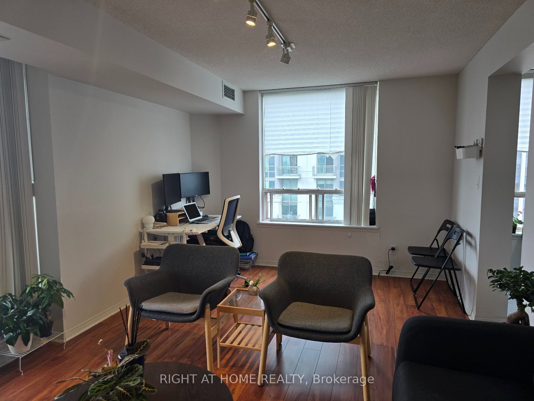 18 Hillcrest Avenue 1705, Toronto, ON M2N 6T5 photo 5
