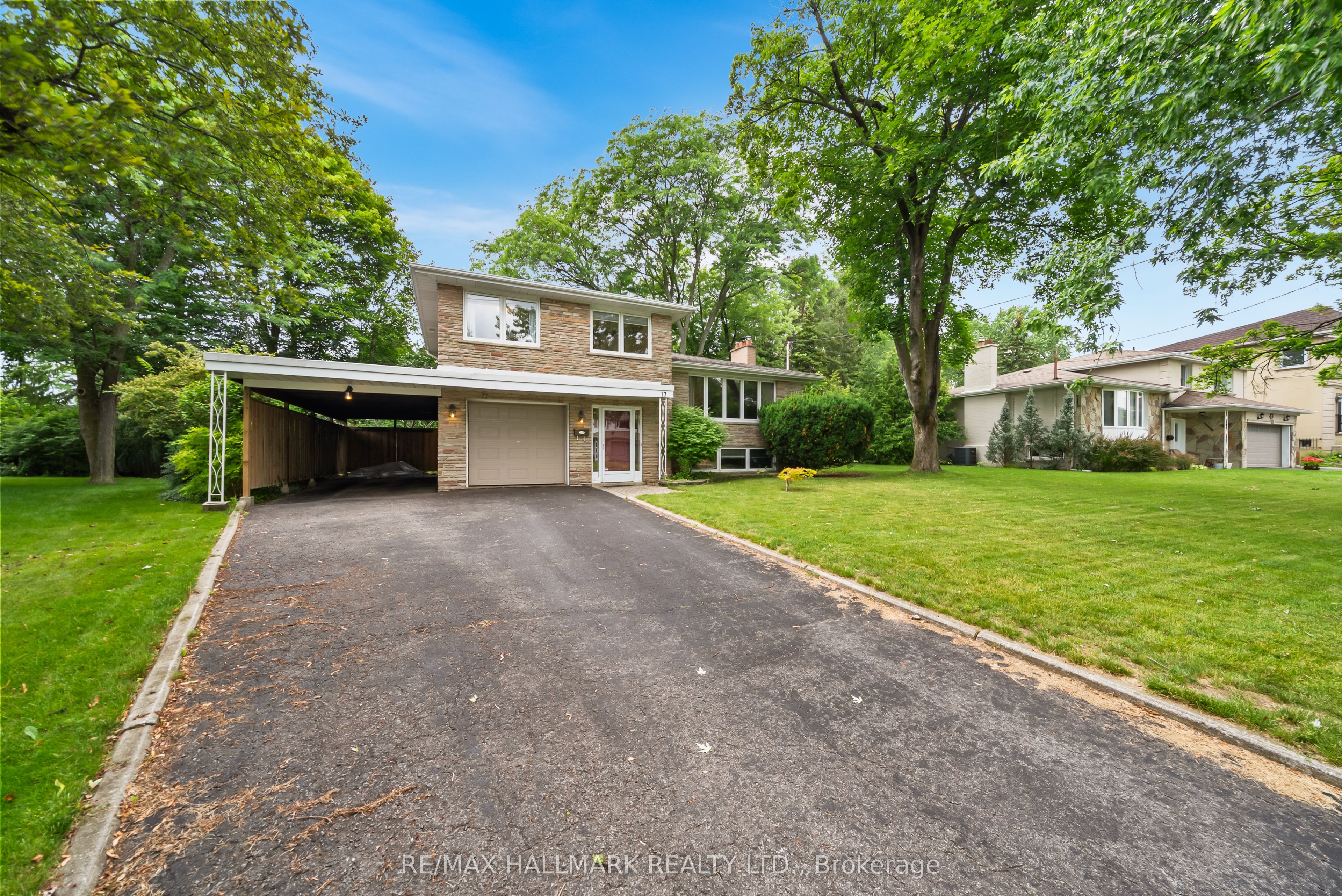 17 Greenyards Drive, Toronto, ON M2M 2R7 photo 2