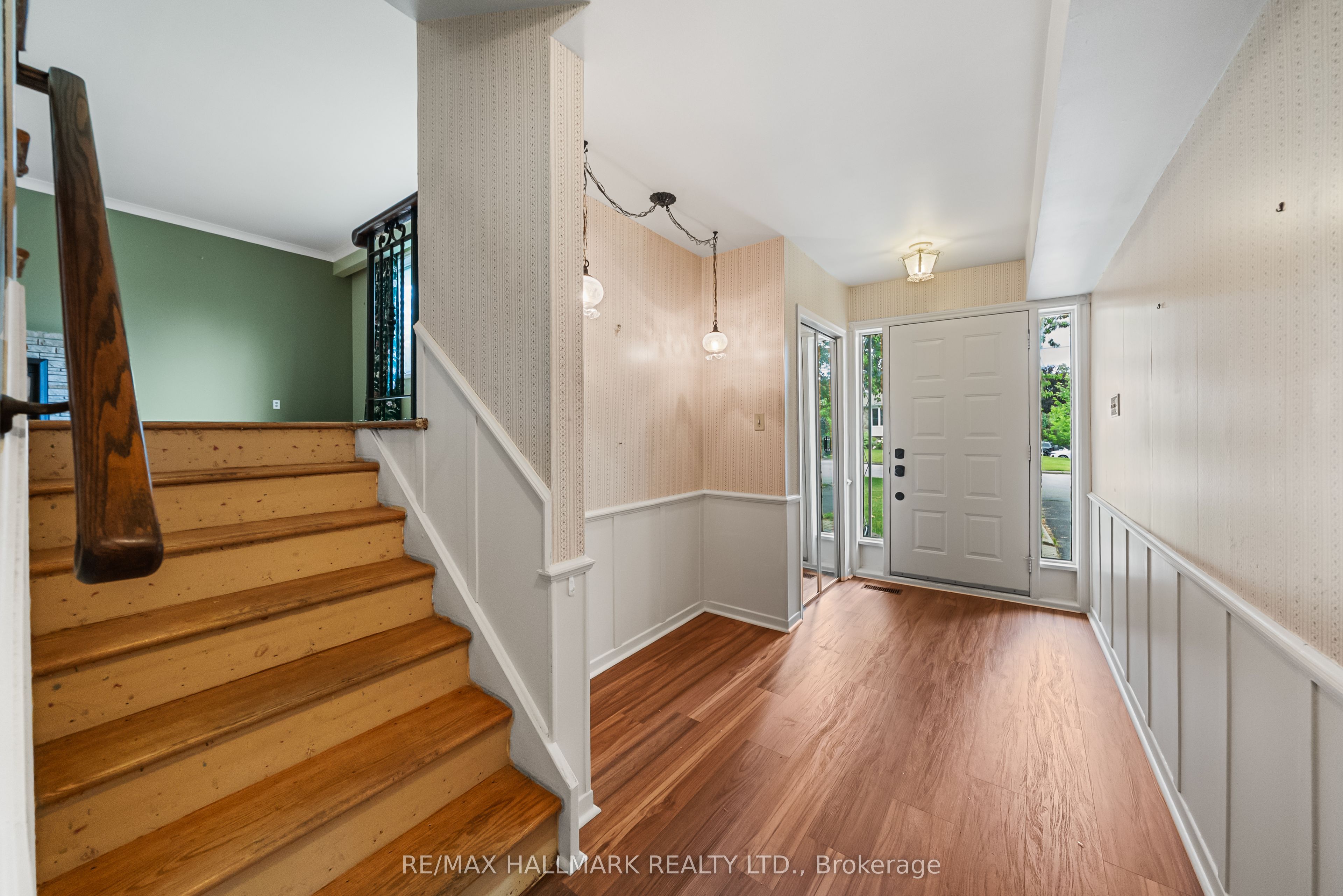 17 Greenyards Drive, Toronto, ON M2M 2R7 photo 3