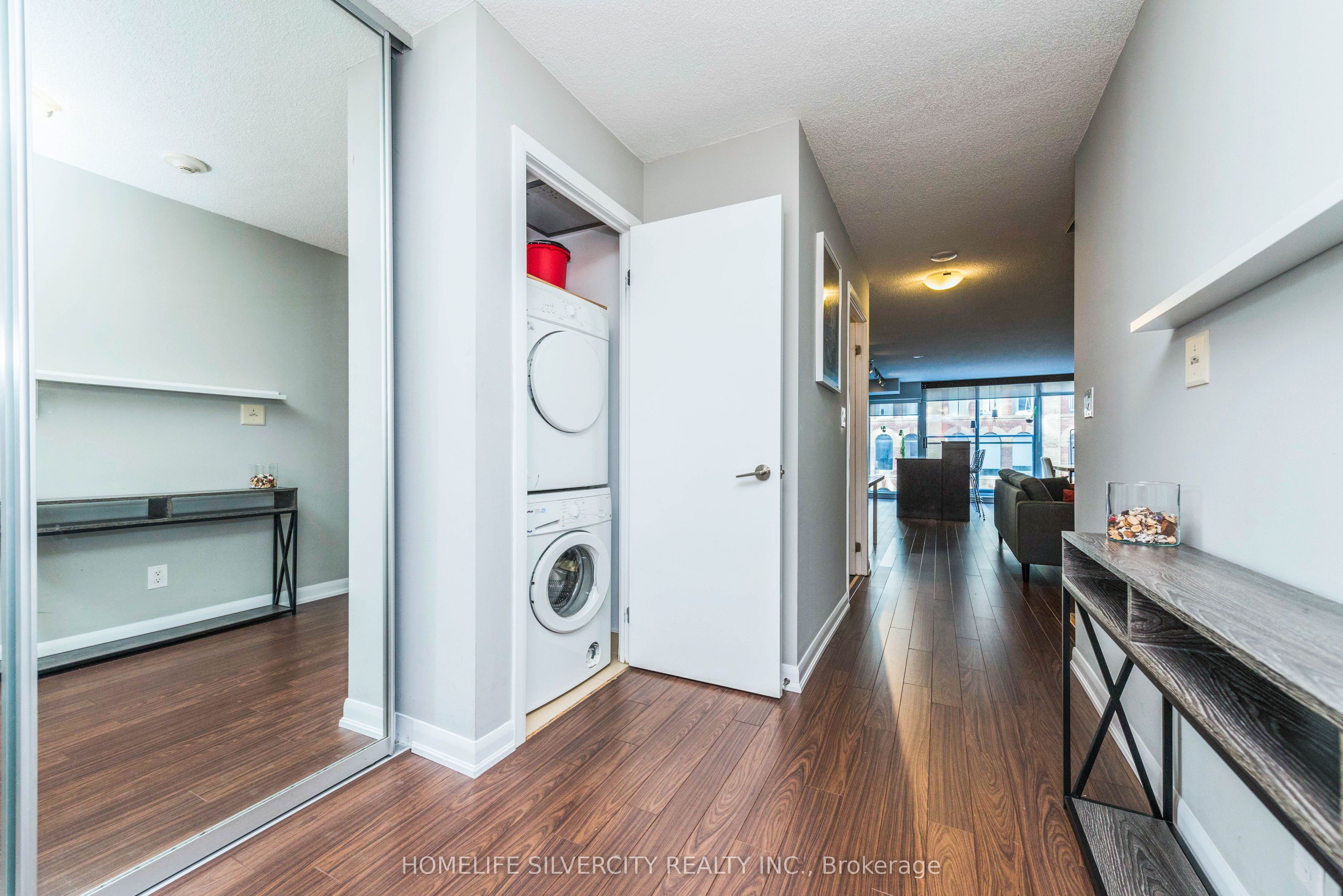 205 Frederick Street 404, Toronto, ON M5A 4V3 photo 3