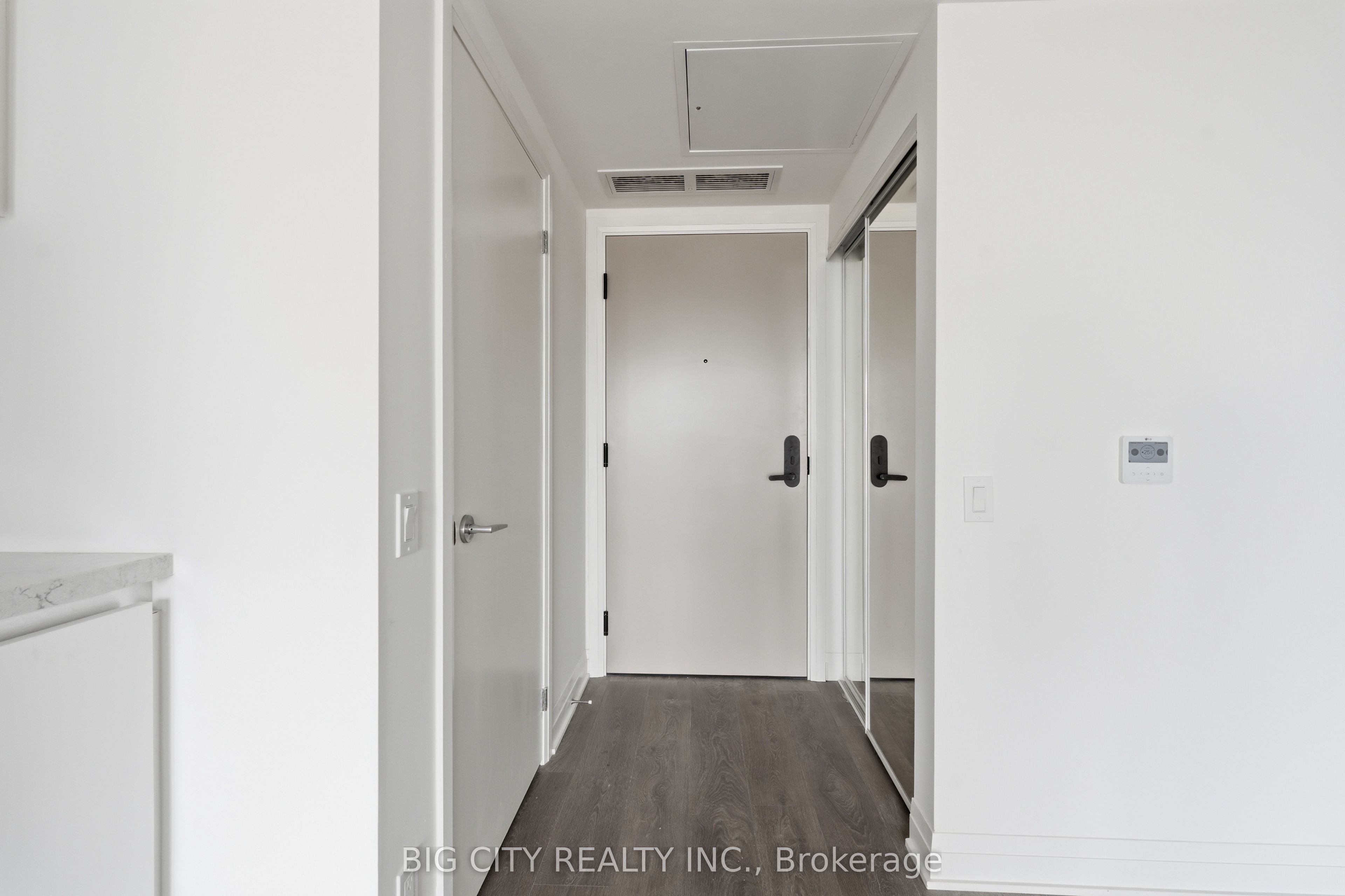 25 Frederick Todd Way 508, Toronto, ON M4G 0C9 photo 3