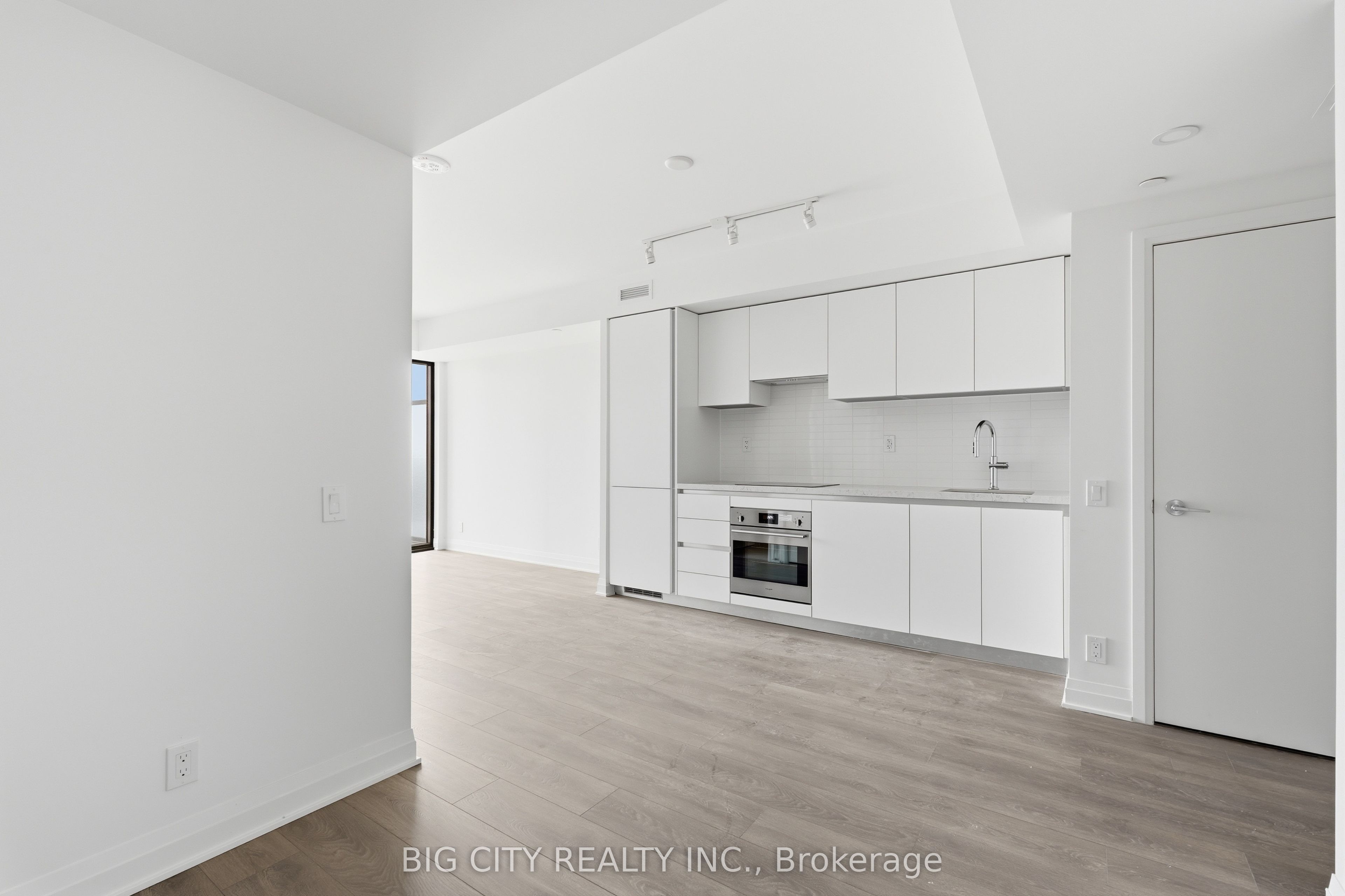 25 Frederick Todd Way 508, Toronto, ON M4G 0C9 photo 5