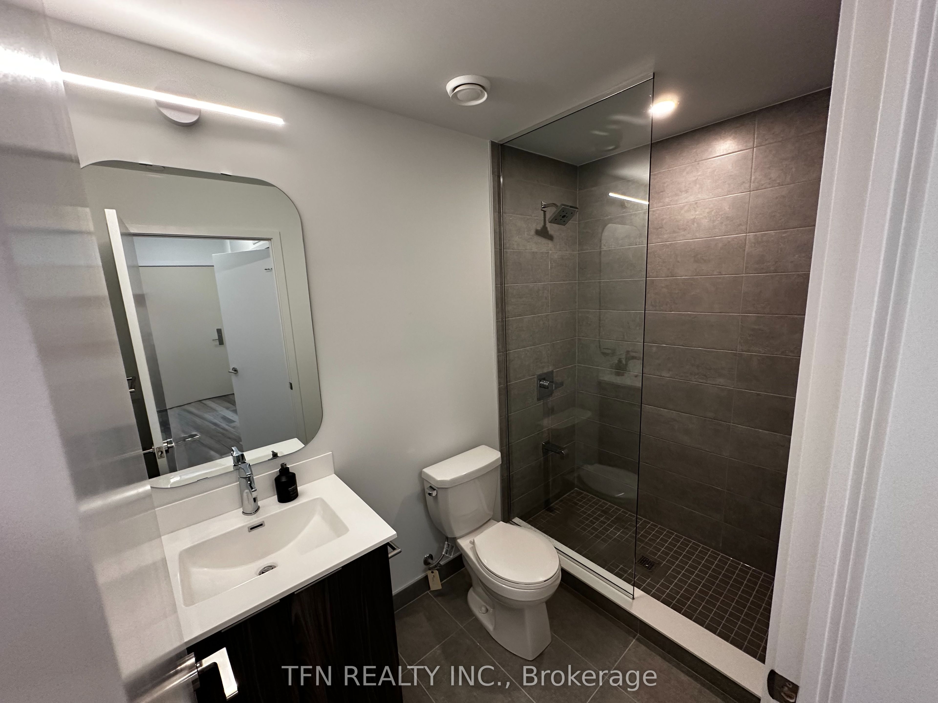 15 Richardson Street 501, Toronto, ON M5A 0Y5 photo 4