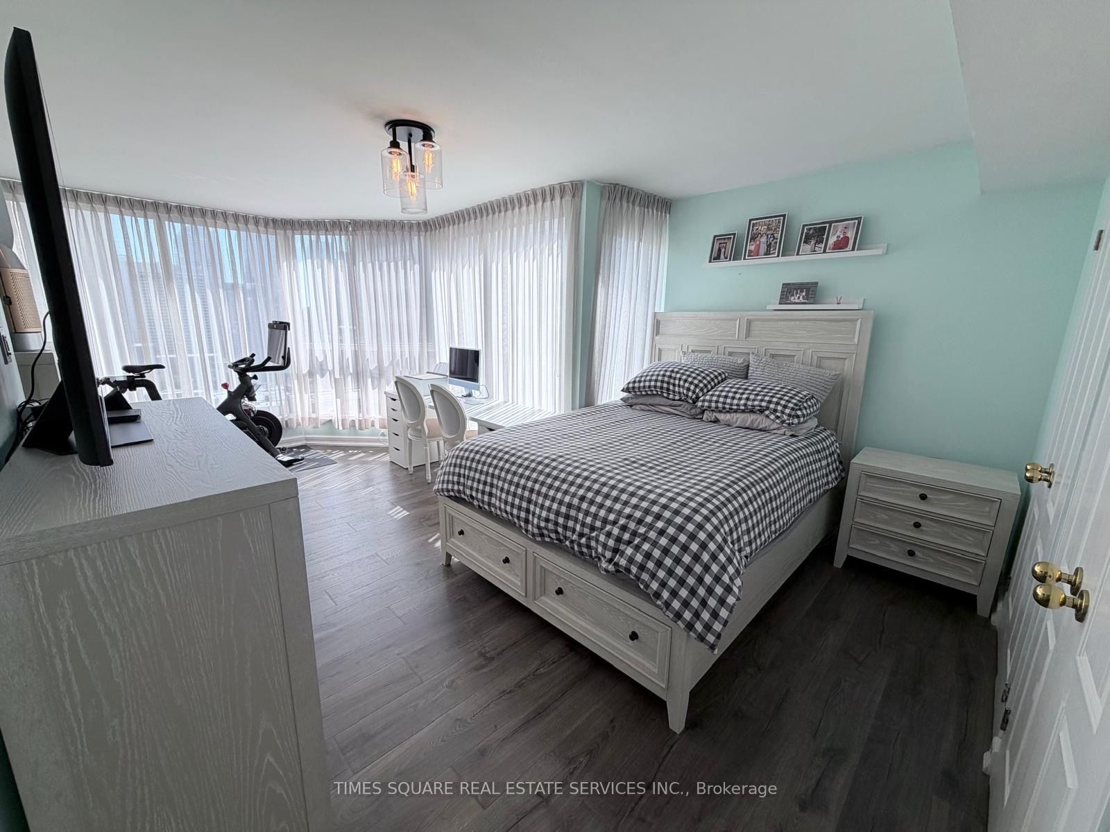 55 Centre Avenue 2003, Toronto, ON M5G 2H5 photo 5