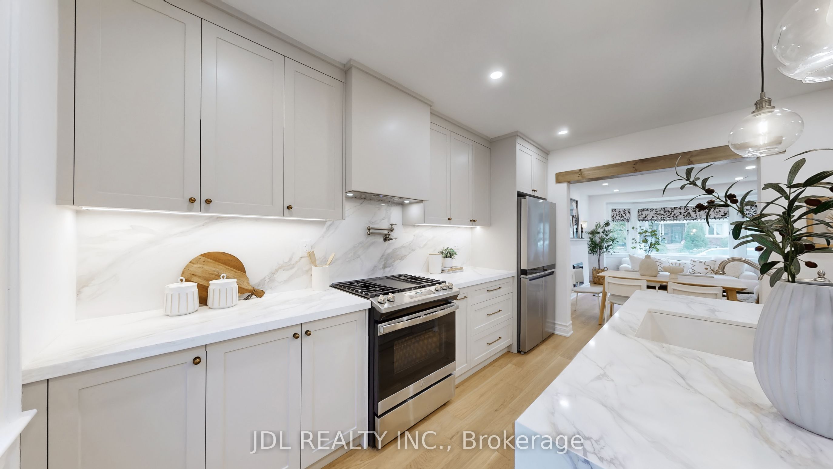 280 Fairlawn Avenue, Toronto, ON M5M 1T1 photo 5