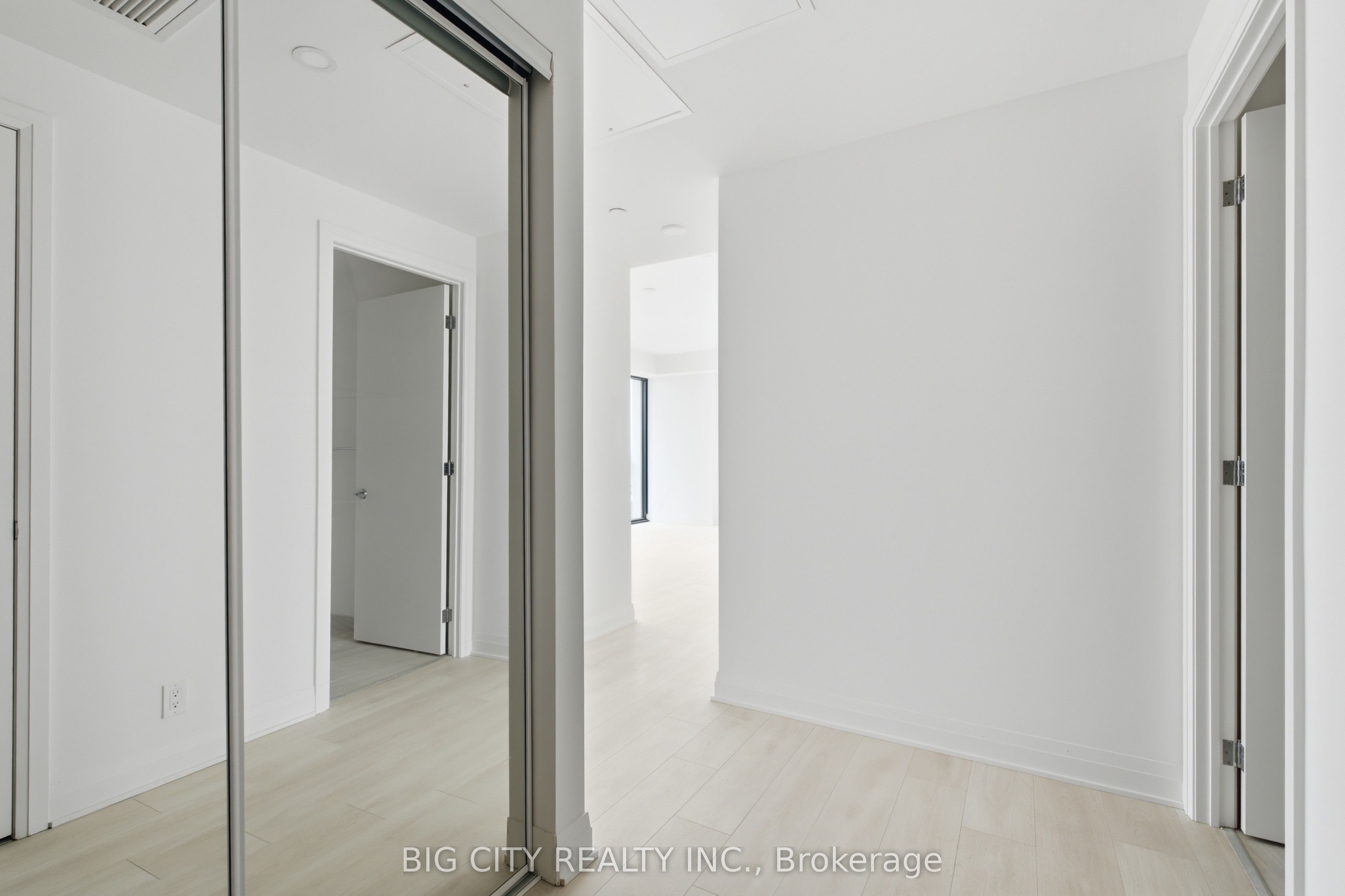 25 Frederick Todd Way 1002, Toronto, ON M4G 0C9 photo 2