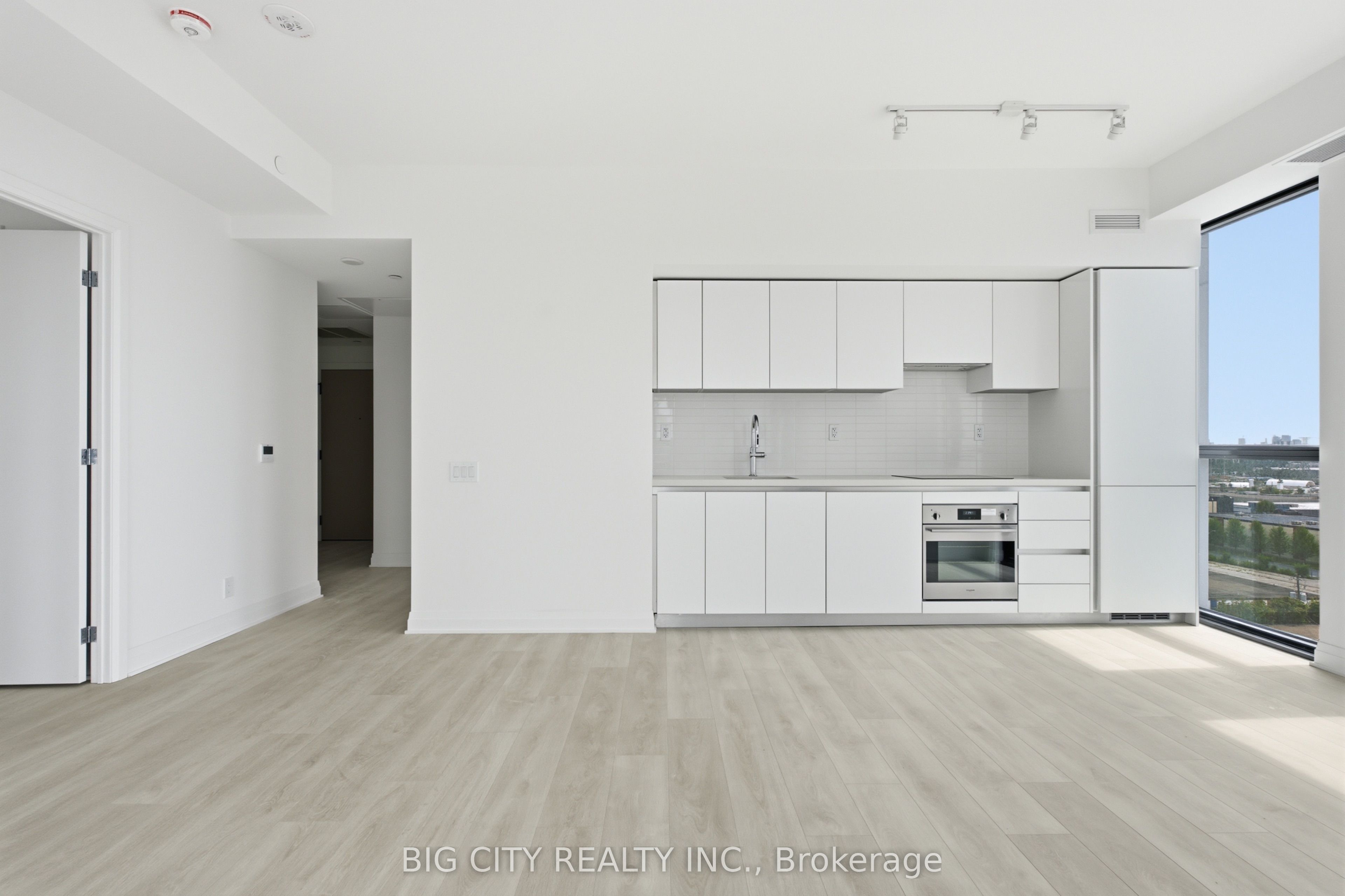25 Frederick Todd Way 1002, Toronto, ON M4G 0C9 photo 5