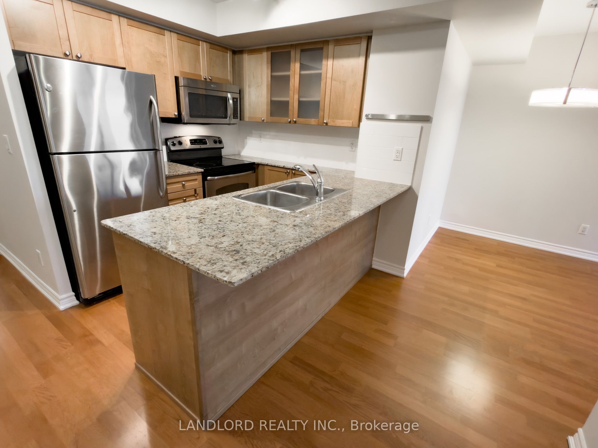 761 Bay Street 2802, Toronto, ON M5G 2R2 photo 2