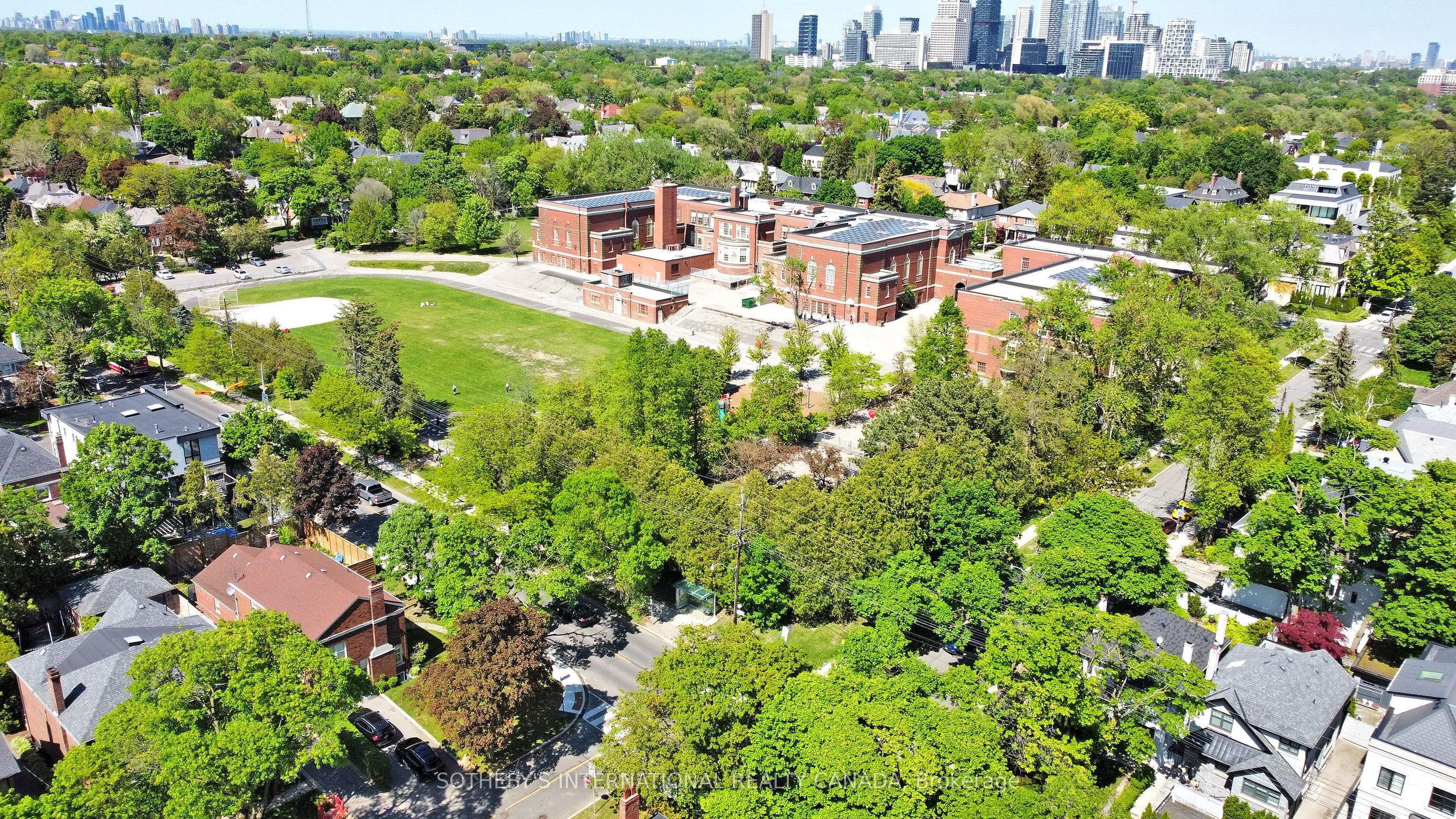 29 Highbourne Avenue, Toronto, ON M5P 2J1 photo 2