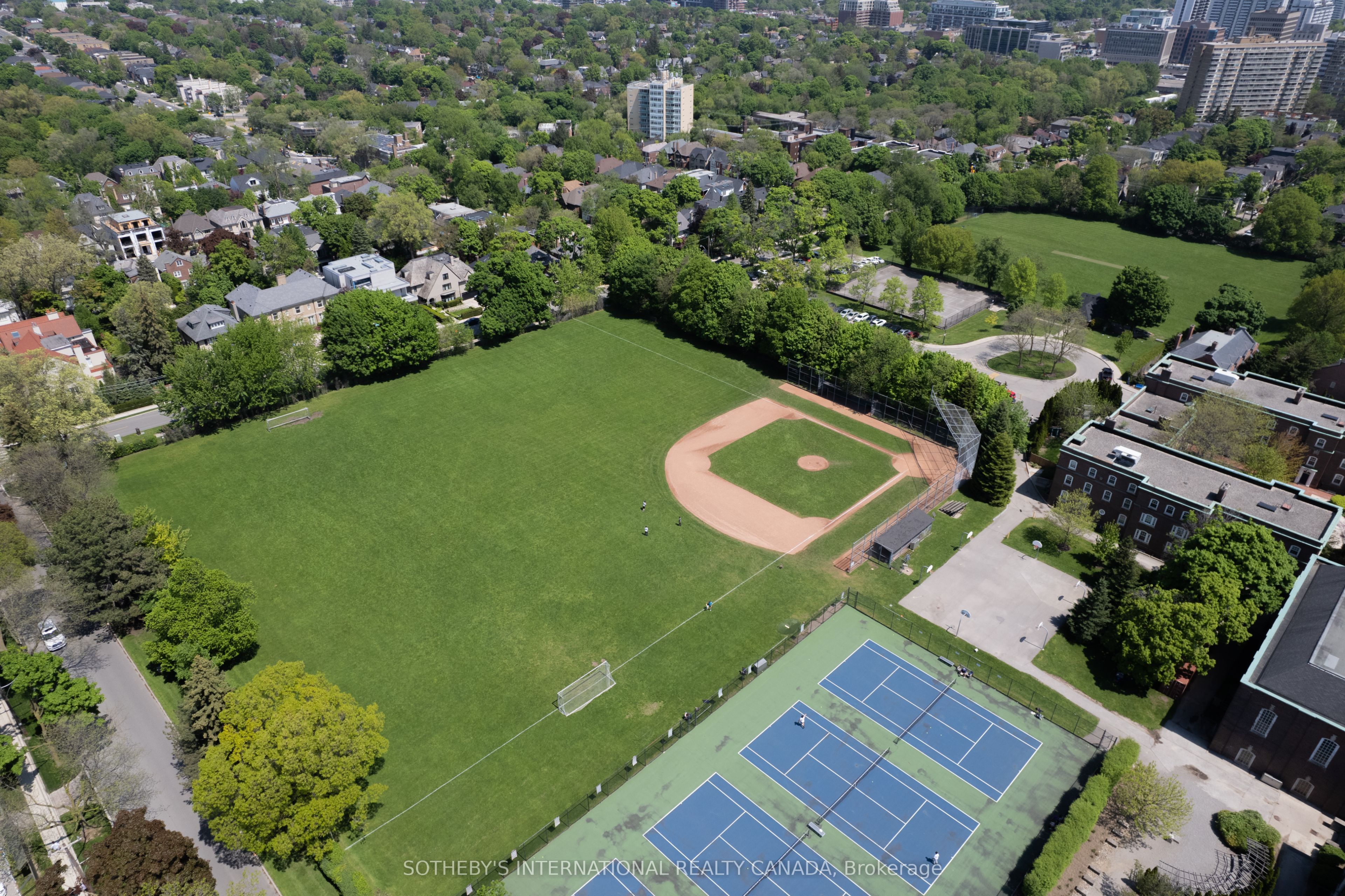 29 Highbourne Avenue, Toronto, ON M5P 2J1 photo 4