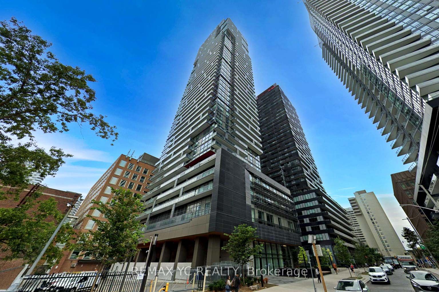 39 Roehampton Avenue 3708, Toronto, ON M4P 0G1