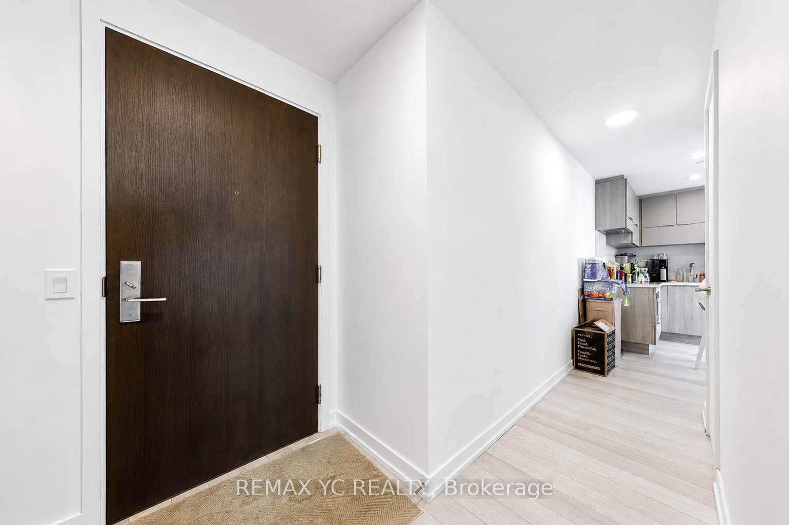 39 Roehampton Avenue 3708, Toronto, ON M4P 0G1 photo 2