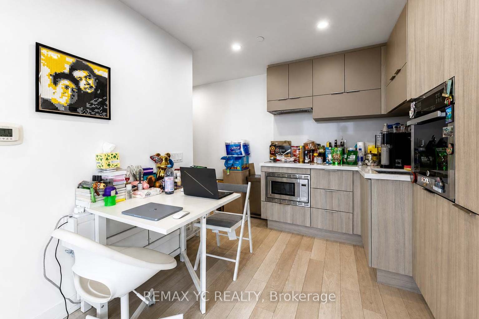 39 Roehampton Avenue 3708, Toronto, ON M4P 0G1 photo 3
