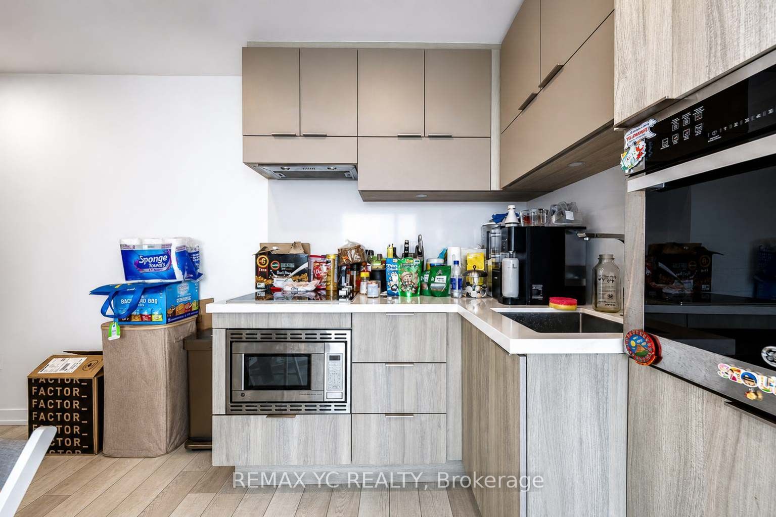 39 Roehampton Avenue 3708, Toronto, ON M4P 0G1 photo 5