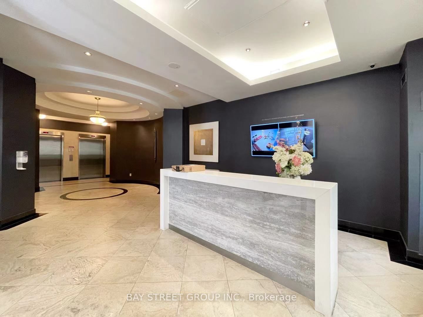 30 Hayden Street 405, Toronto, ON M4Y 3B8 photo 2