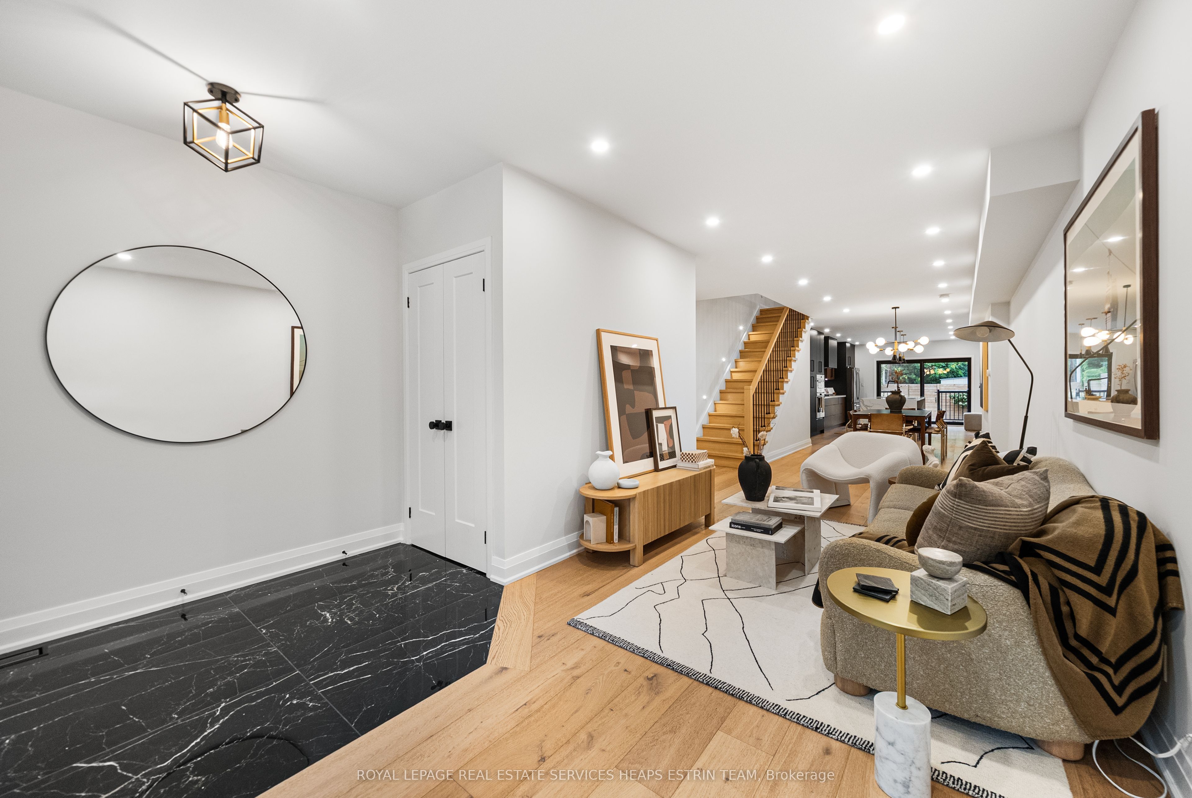 247A Lippincott Street, Toronto, ON M5S 2P4 photo 3