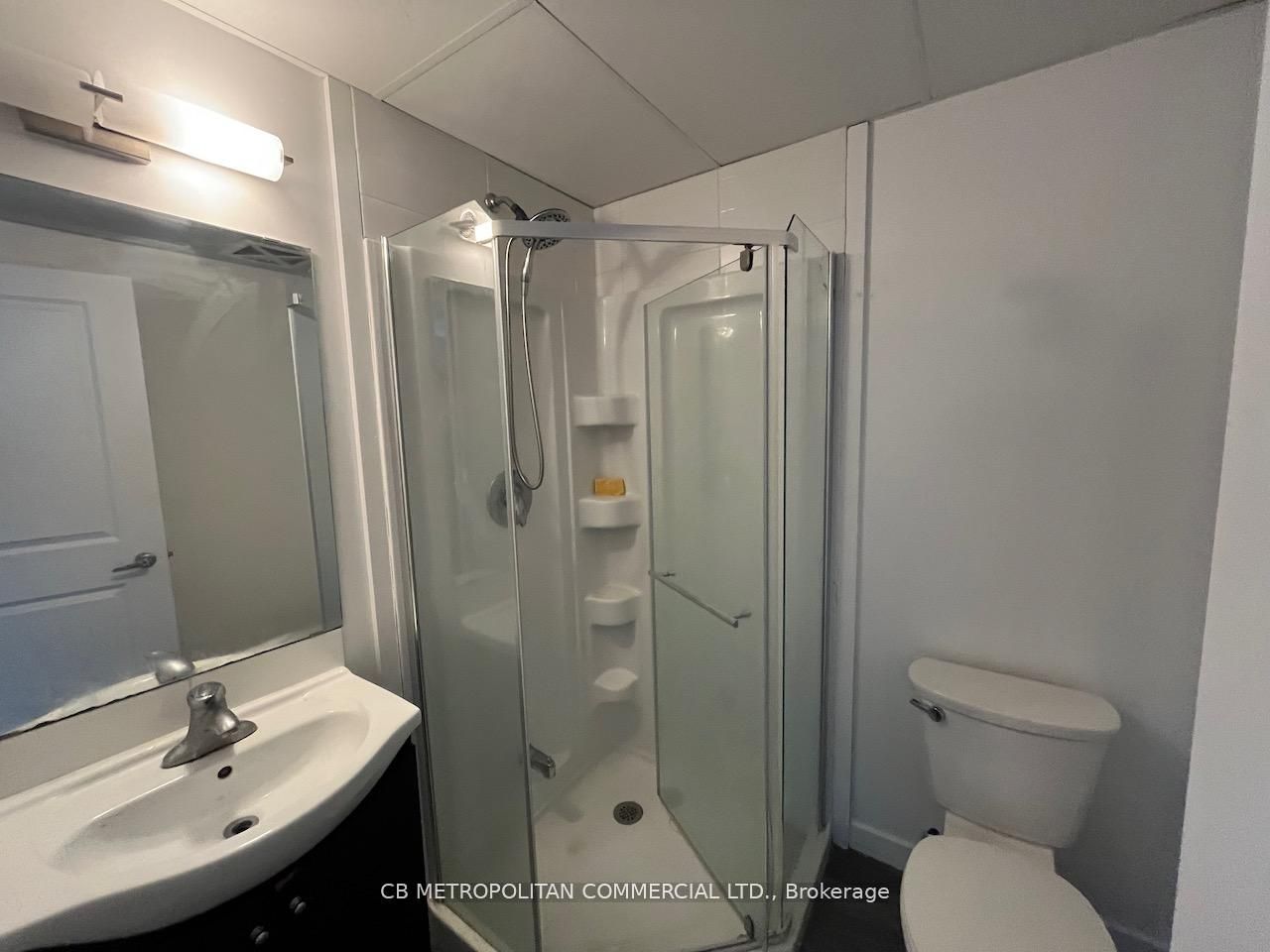 335 College Street 105, Toronto, ON M5T 1S2 photo 4