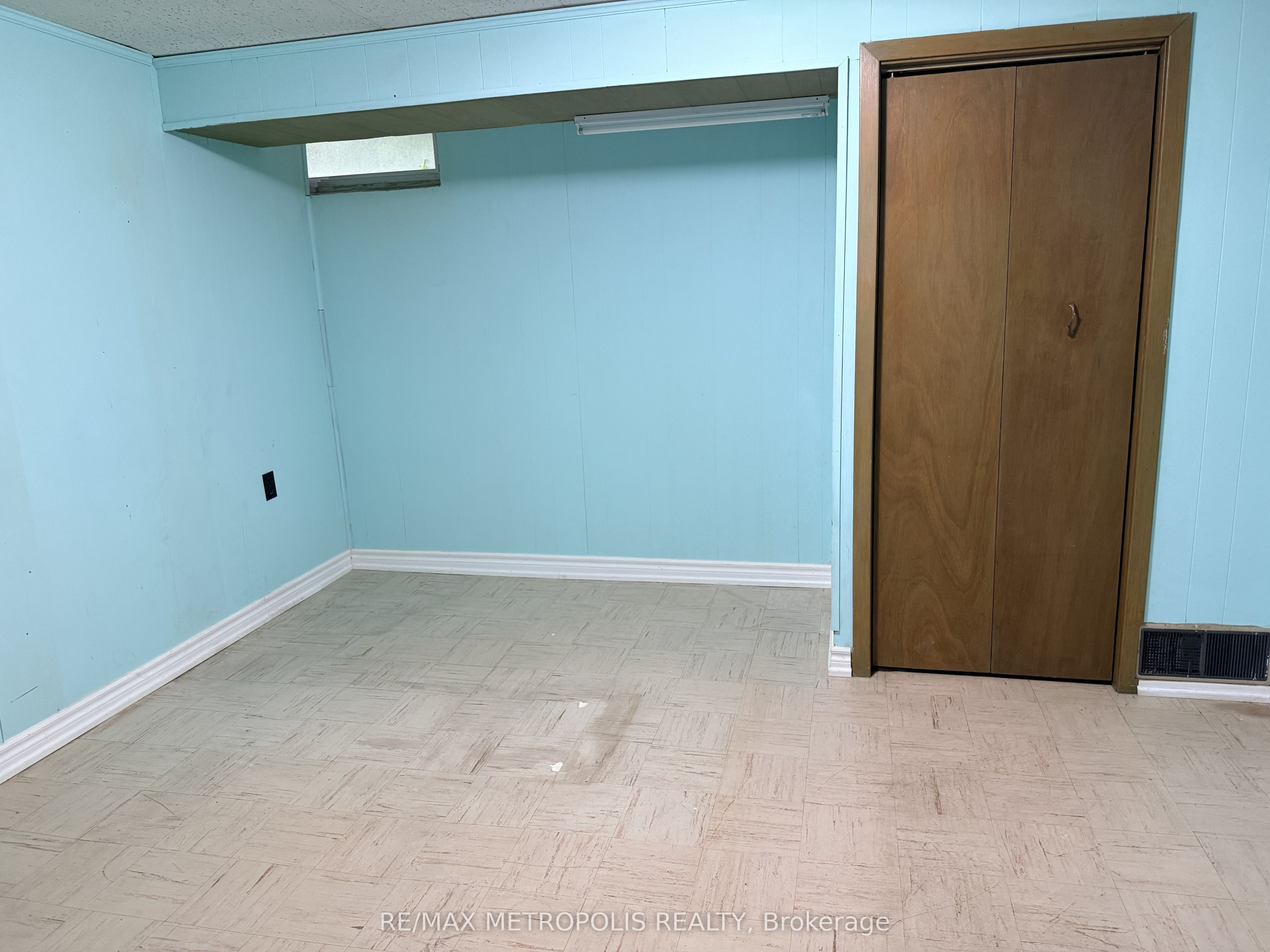 359 Patricia Avenue Bsmt, Toronto, ON M2R 2M8 photo 2