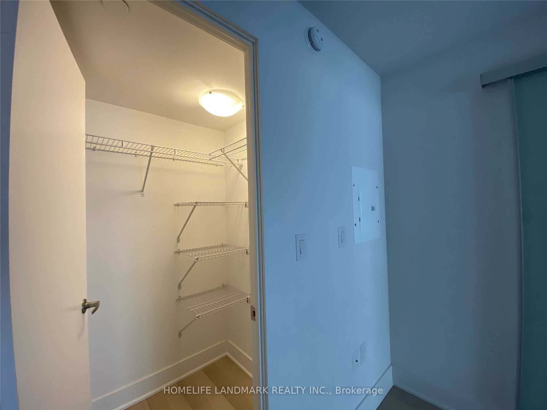 955 Bay Street 1908, Toronto, ON M5S 2A2 photo 5