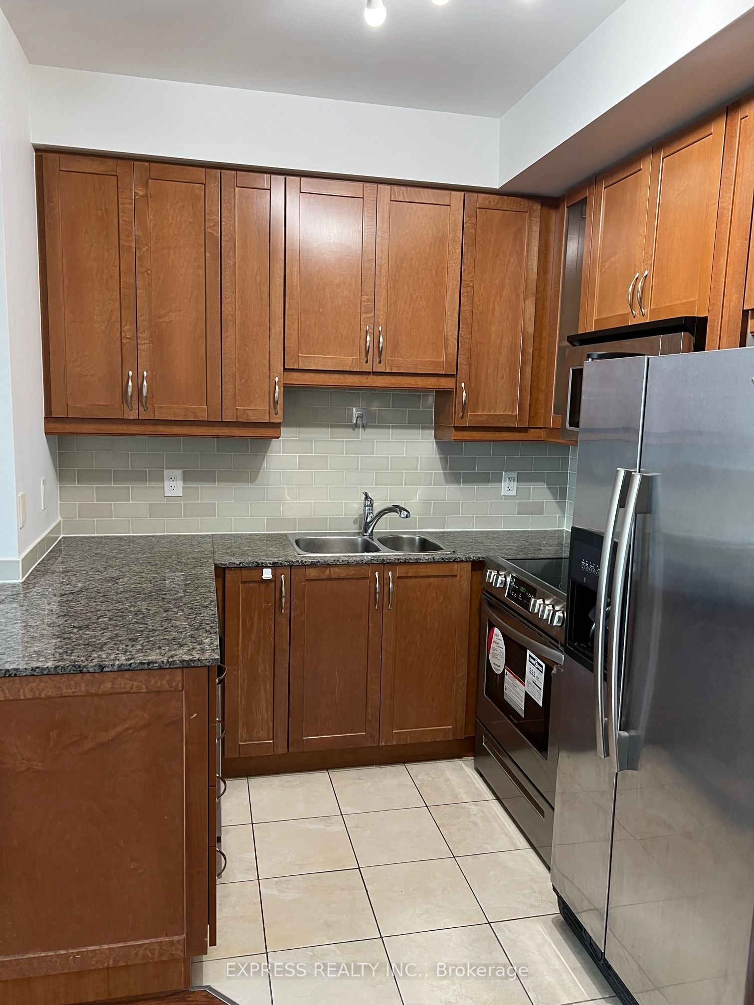 18 Holmes Avenue 1402, Toronto, ON M2N 0E1 photo 2