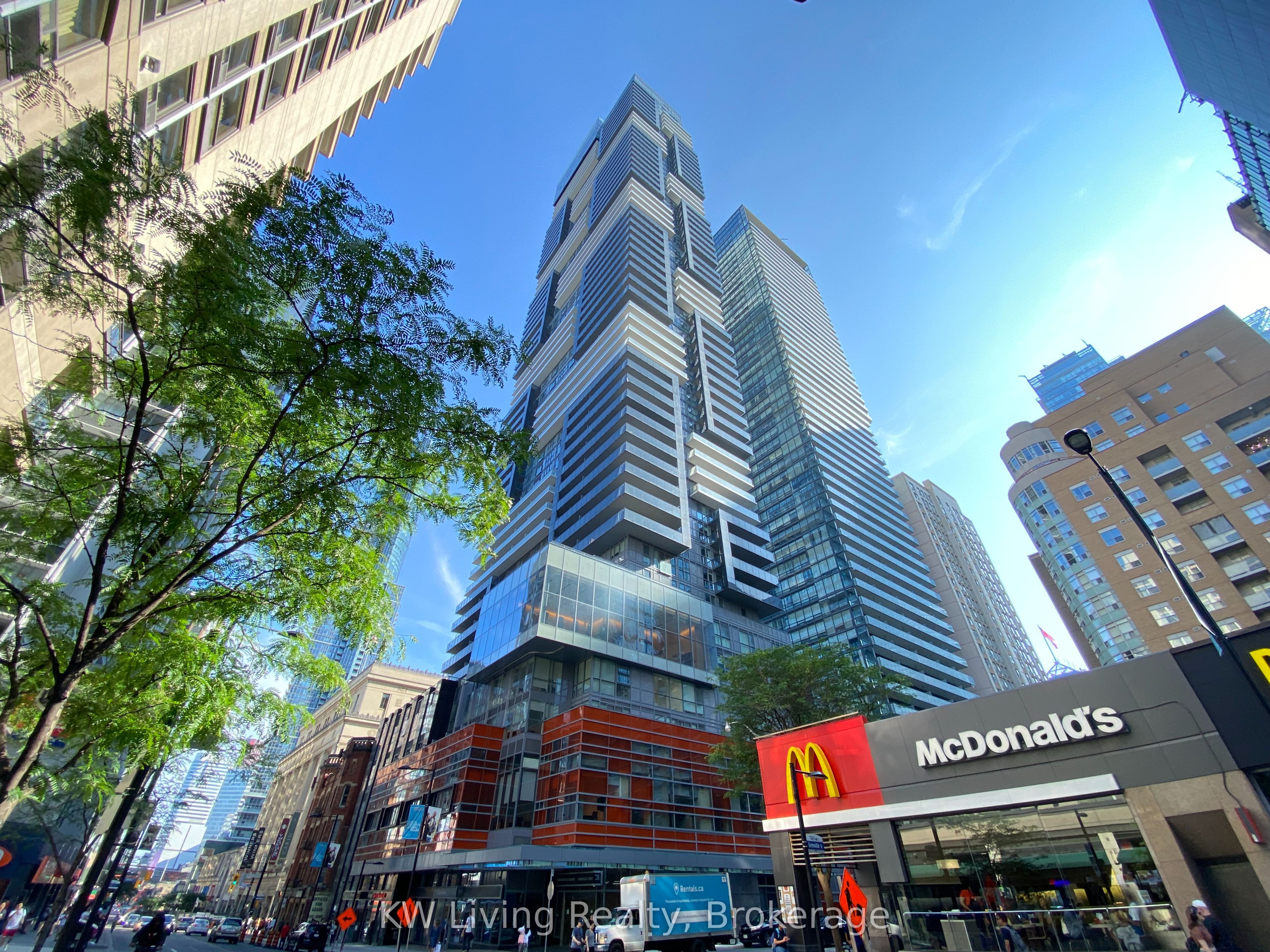 7 Grenville Street 2107, Toronto, ON M4Y 0E9