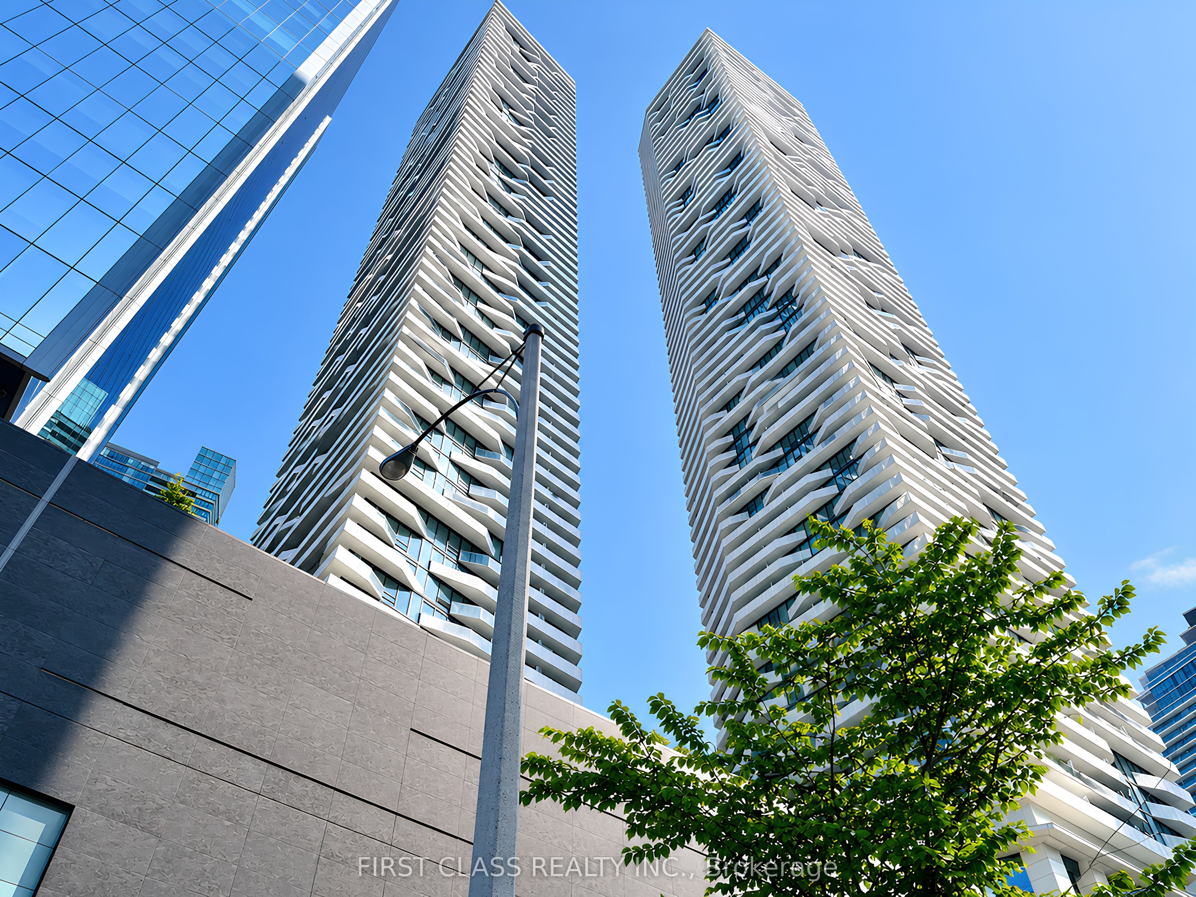 100 Harbour Street 3810, Toronto, ON M5J 1B7