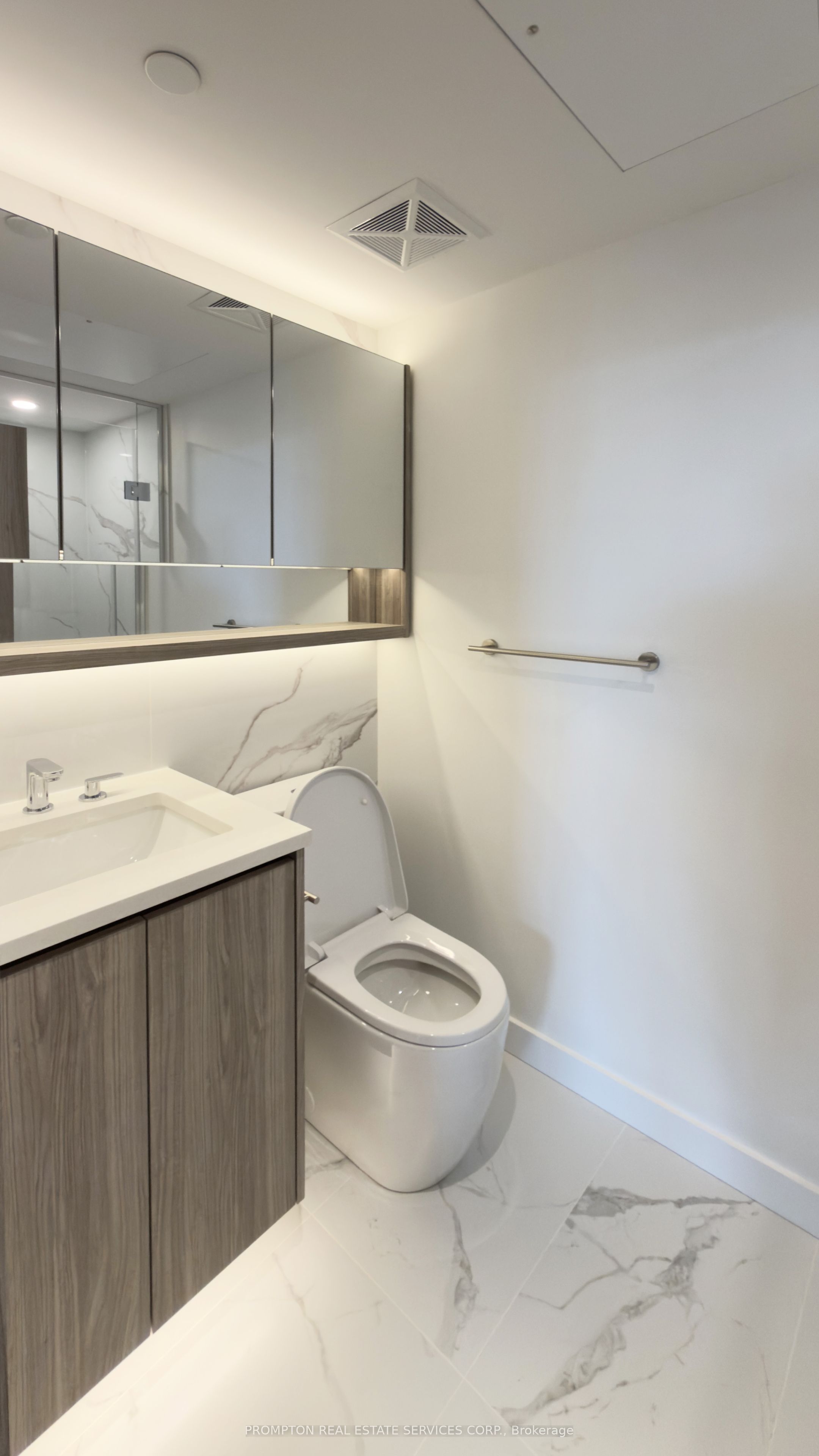 75 Billes Heights 538, Toronto, ON M2K 0J8 photo 2