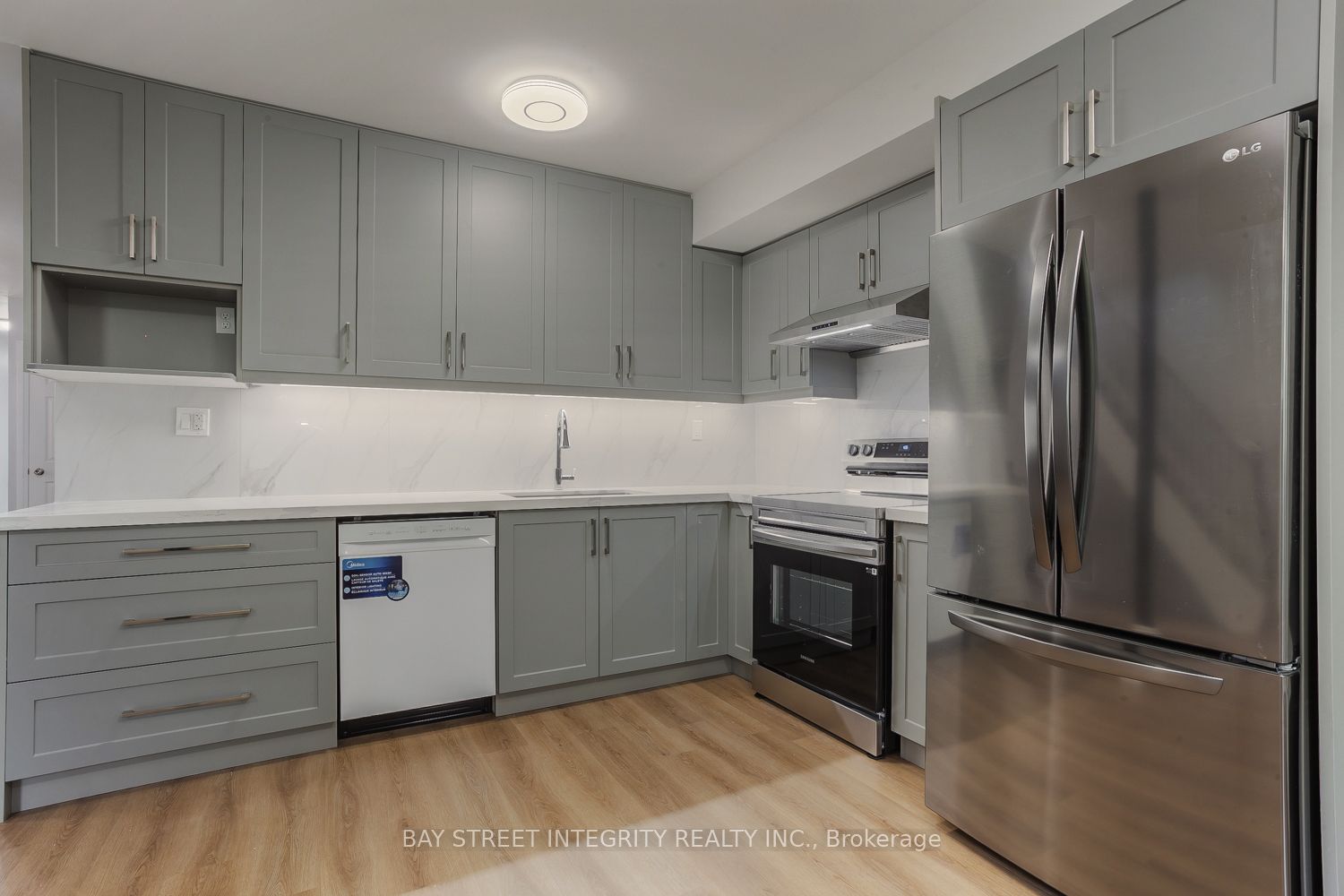19 D'arcy Street Upper Floor, Toronto, ON M5T 1J8