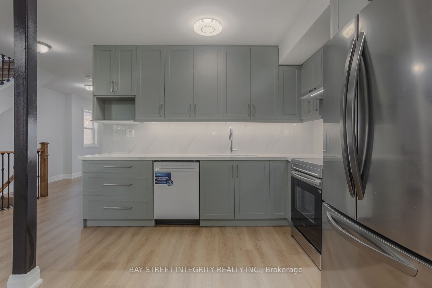19 D'arcy Street Upper Floor, Toronto, ON M5T 1J8 photo 2
