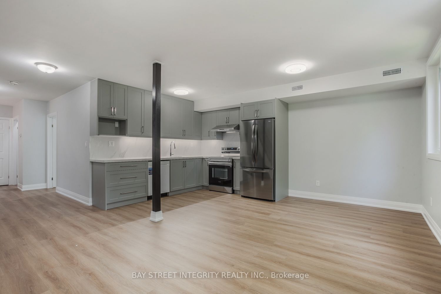 19 D'arcy Street Upper Floor, Toronto, ON M5T 1J8 photo 3