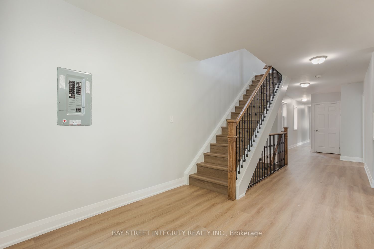 19 D'arcy Street Upper Floor, Toronto, ON M5T 1J8 photo 5